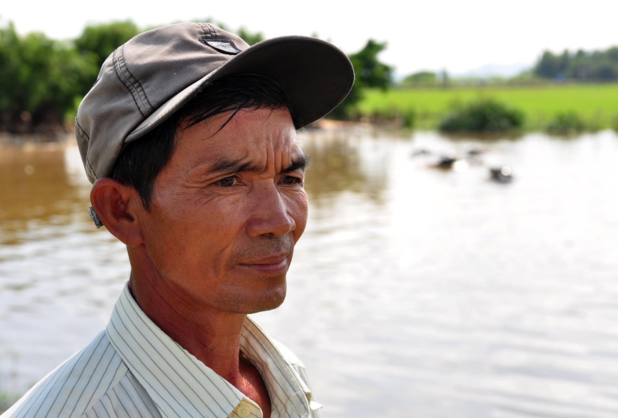 Tình làng sau lũ ảnh 1 Tinh lang sau lu anh 1