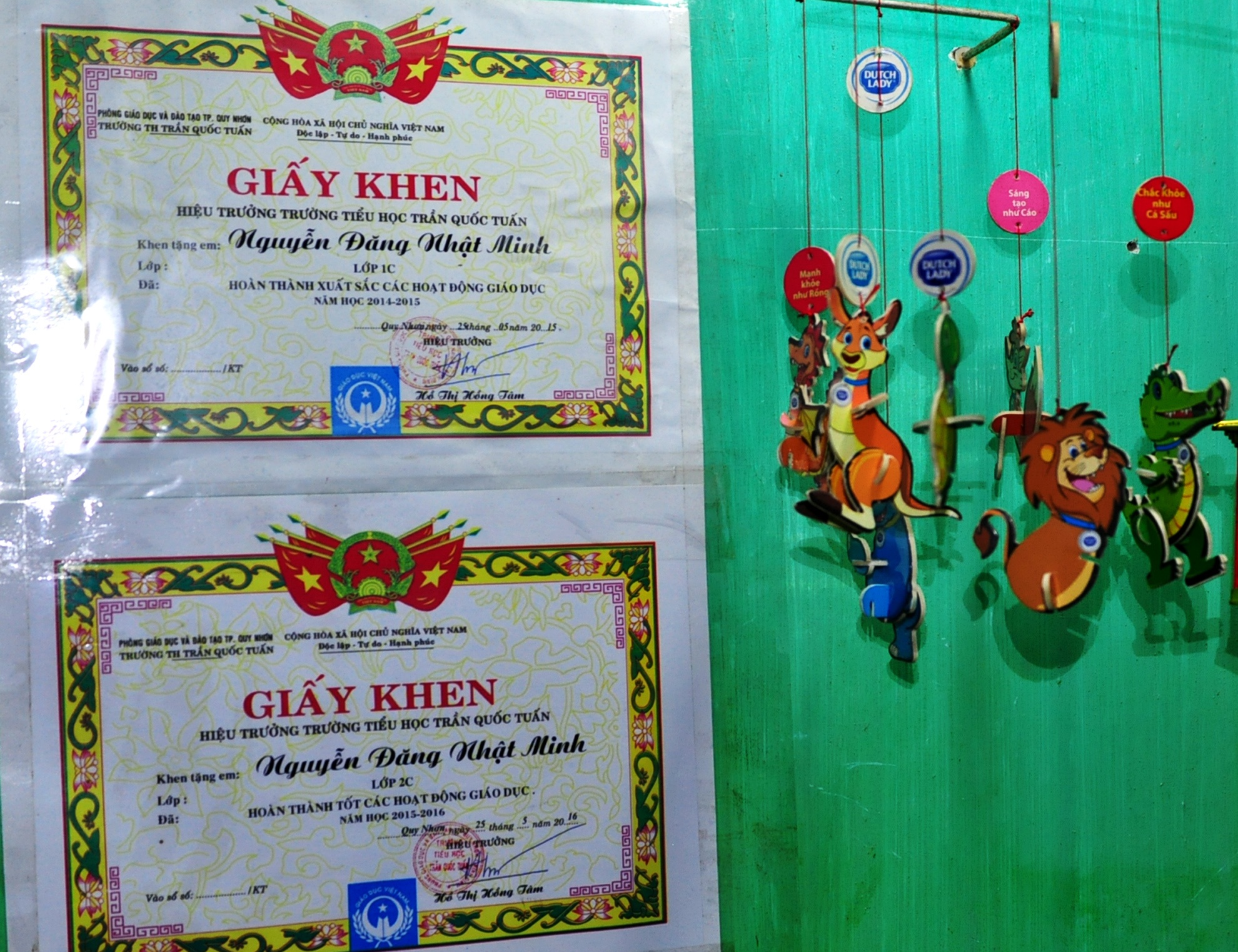 Cau be 8 tuoi gioi tieng Anh anh 9