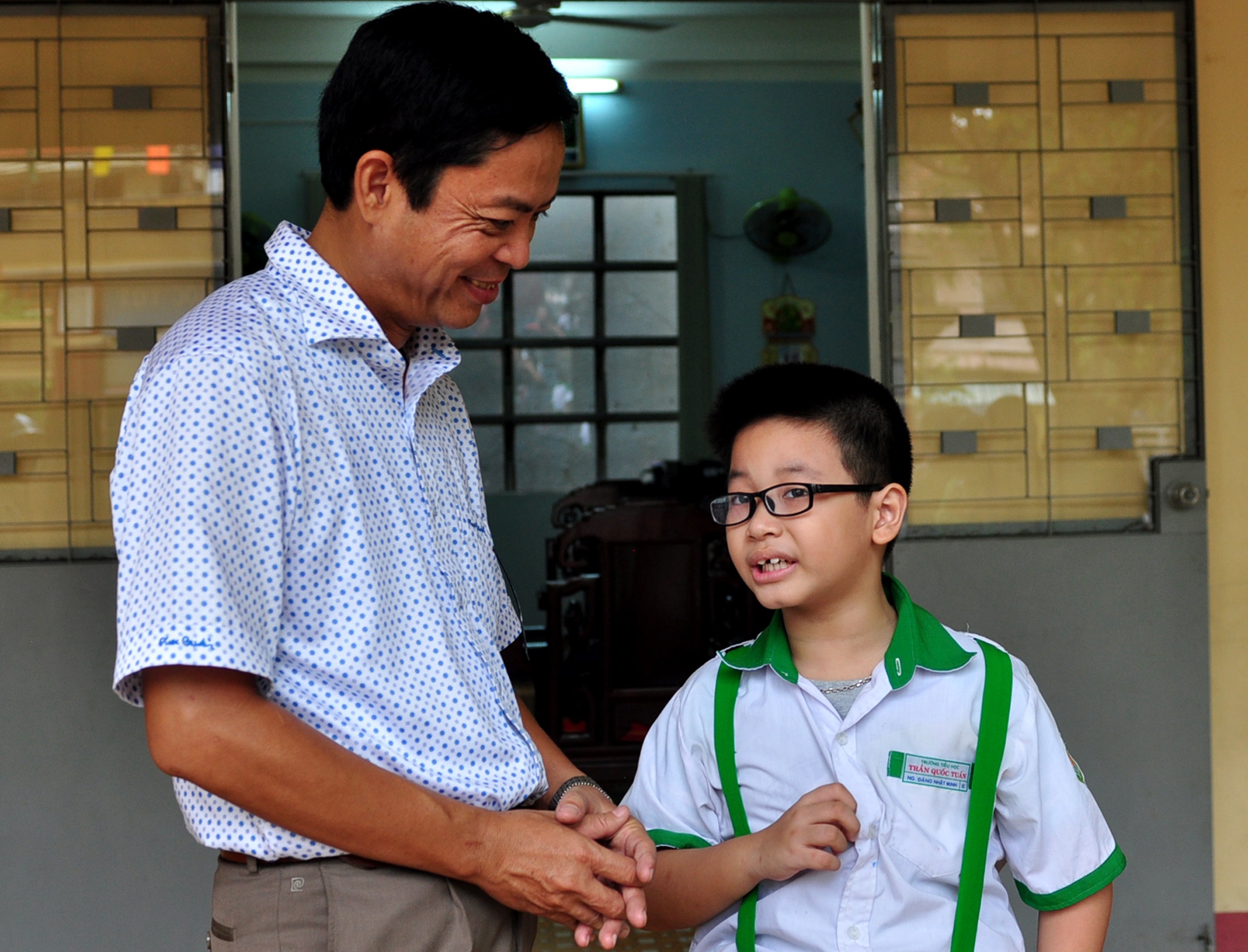 Cau be lop 3 gioi tieng Anh khien thay co bat ngo hinh anh