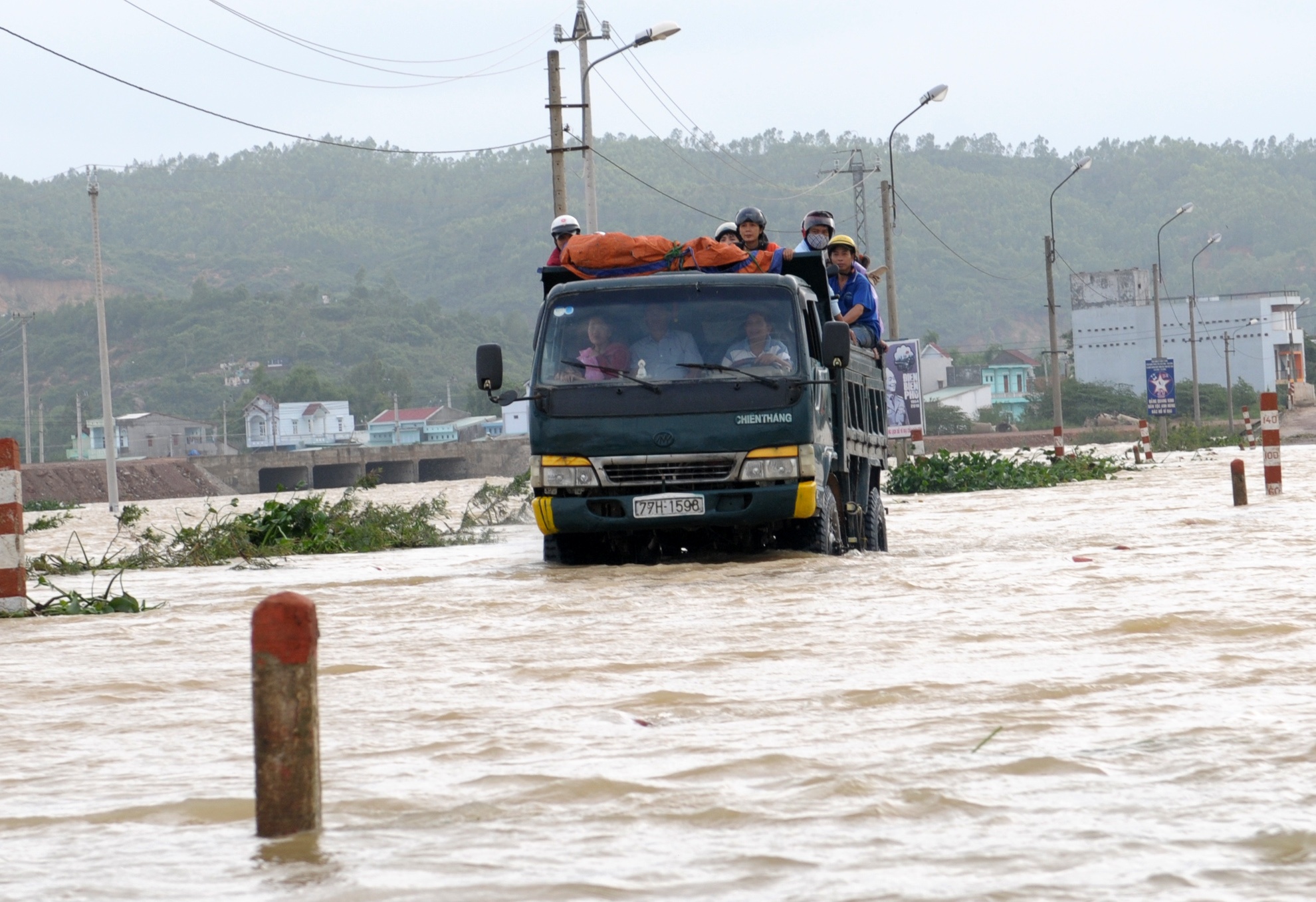 Mua lu lon mien Trung anh 3