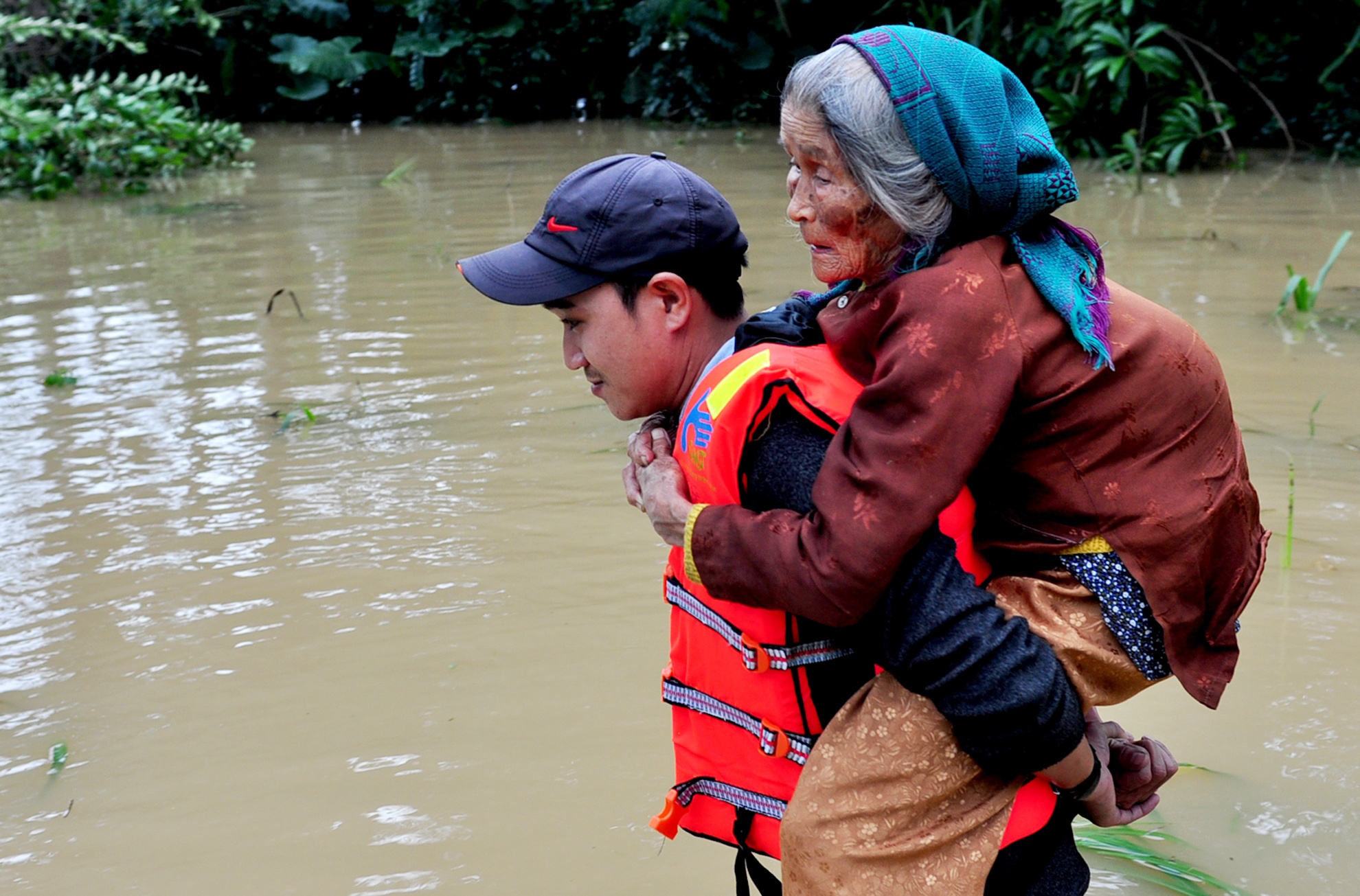 Vung lu mien Trung anh 2