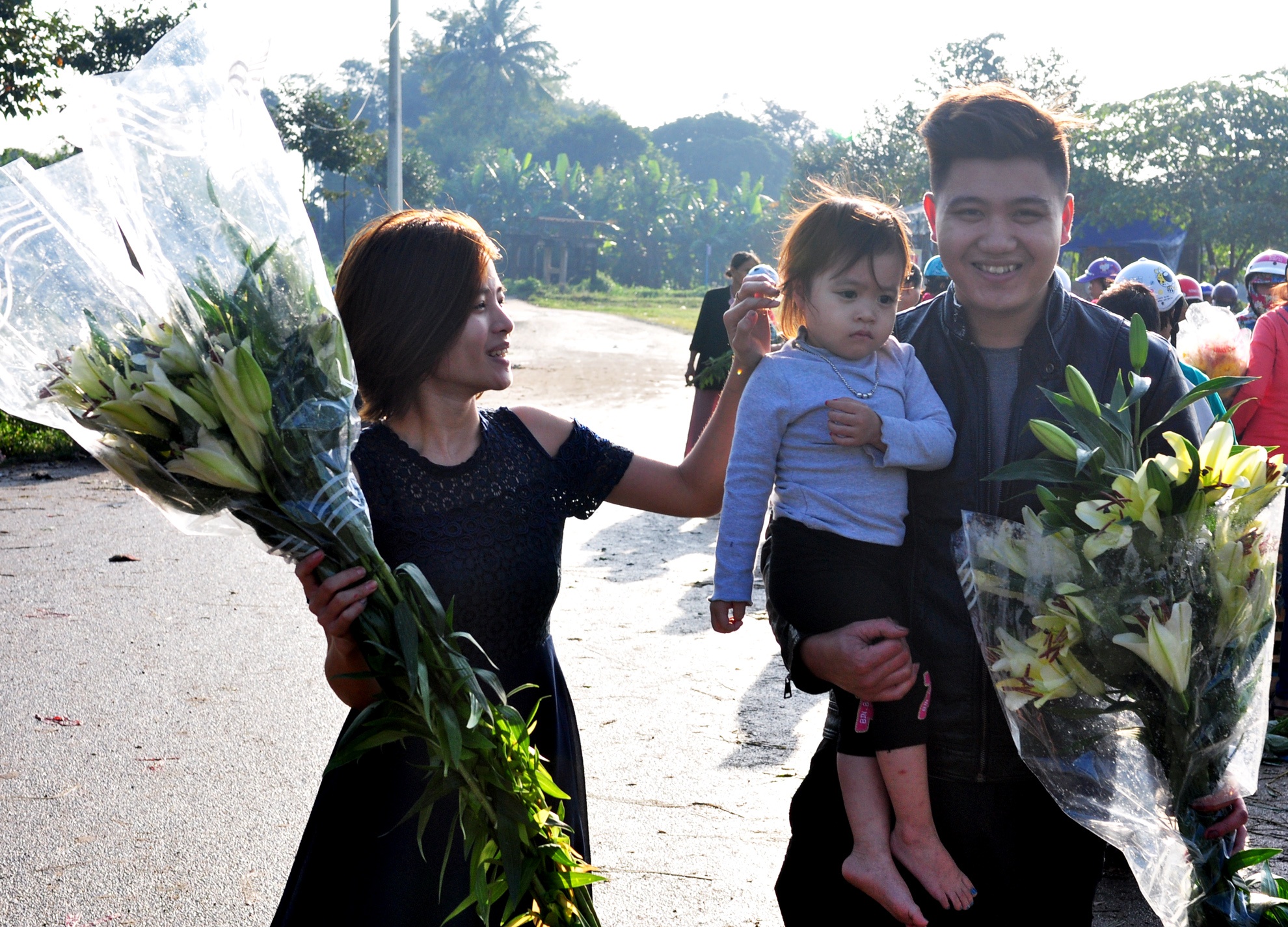 Cho hoa luu dong ngay cuoi nam hinh anh