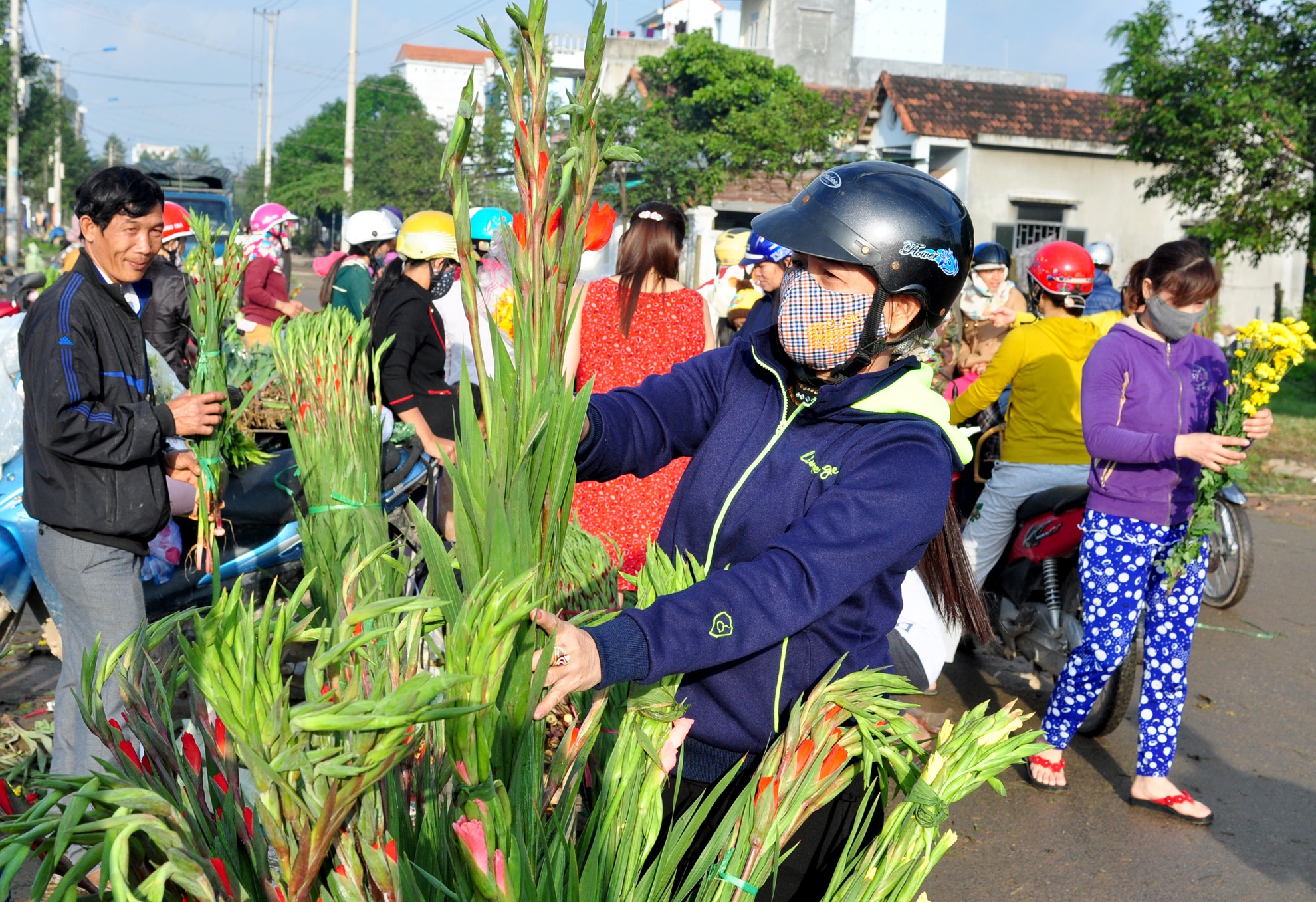 Phiên chợ Tết lưu động ảnh 2 Phien cho Tet luu dong anh 2