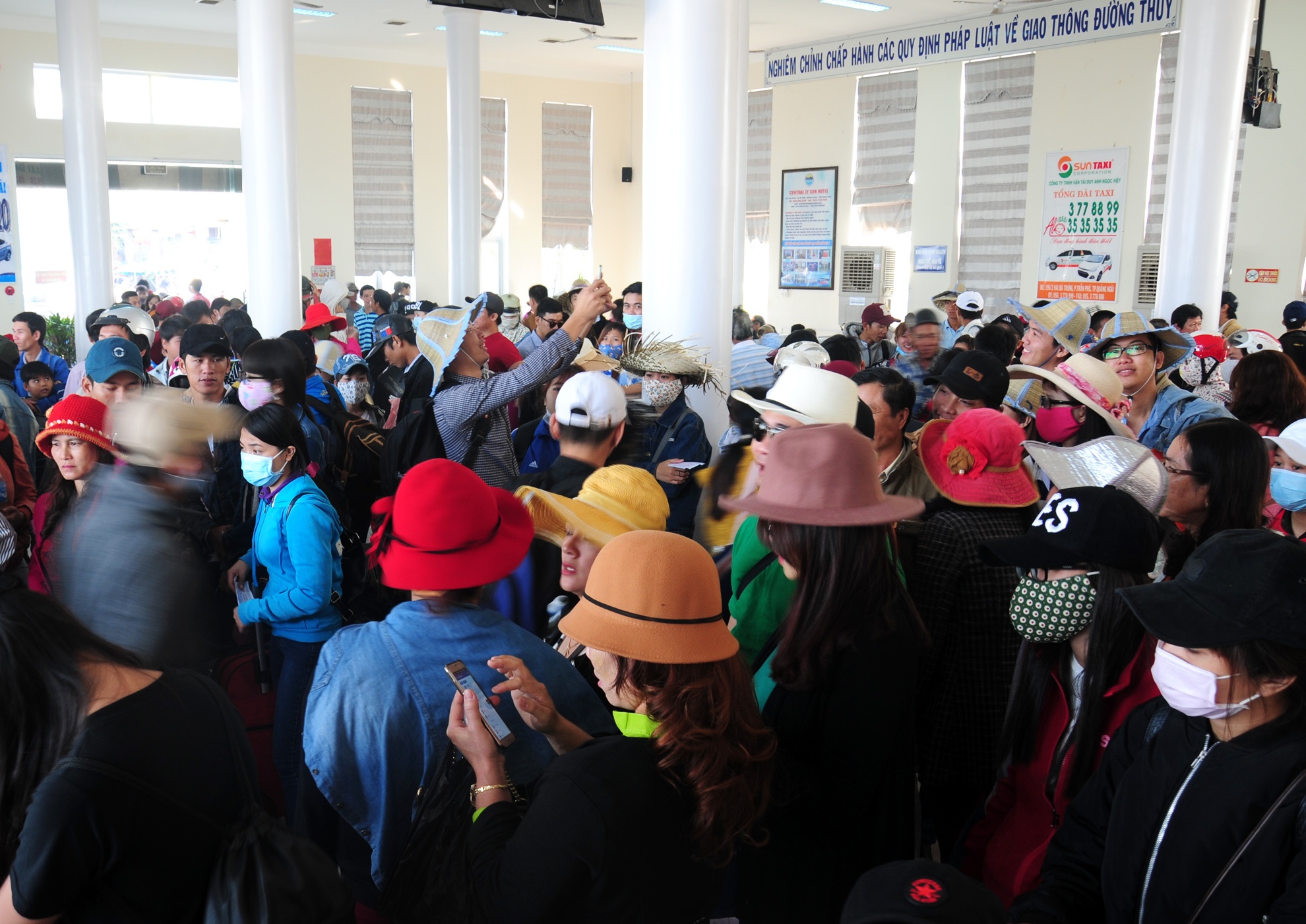 Du khách xông đất miền Trung ảnh 1 Du khach xong dat mien Trung anh 1