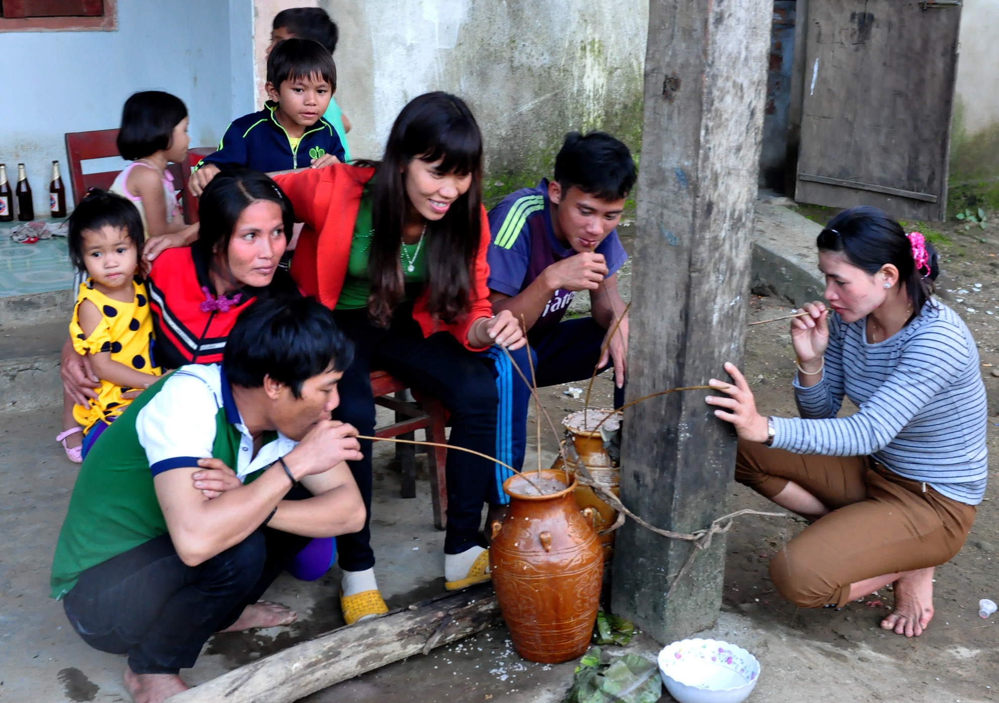 2.500 hoc sinh Quang Ngai chua den truong sau Tet hinh anh
