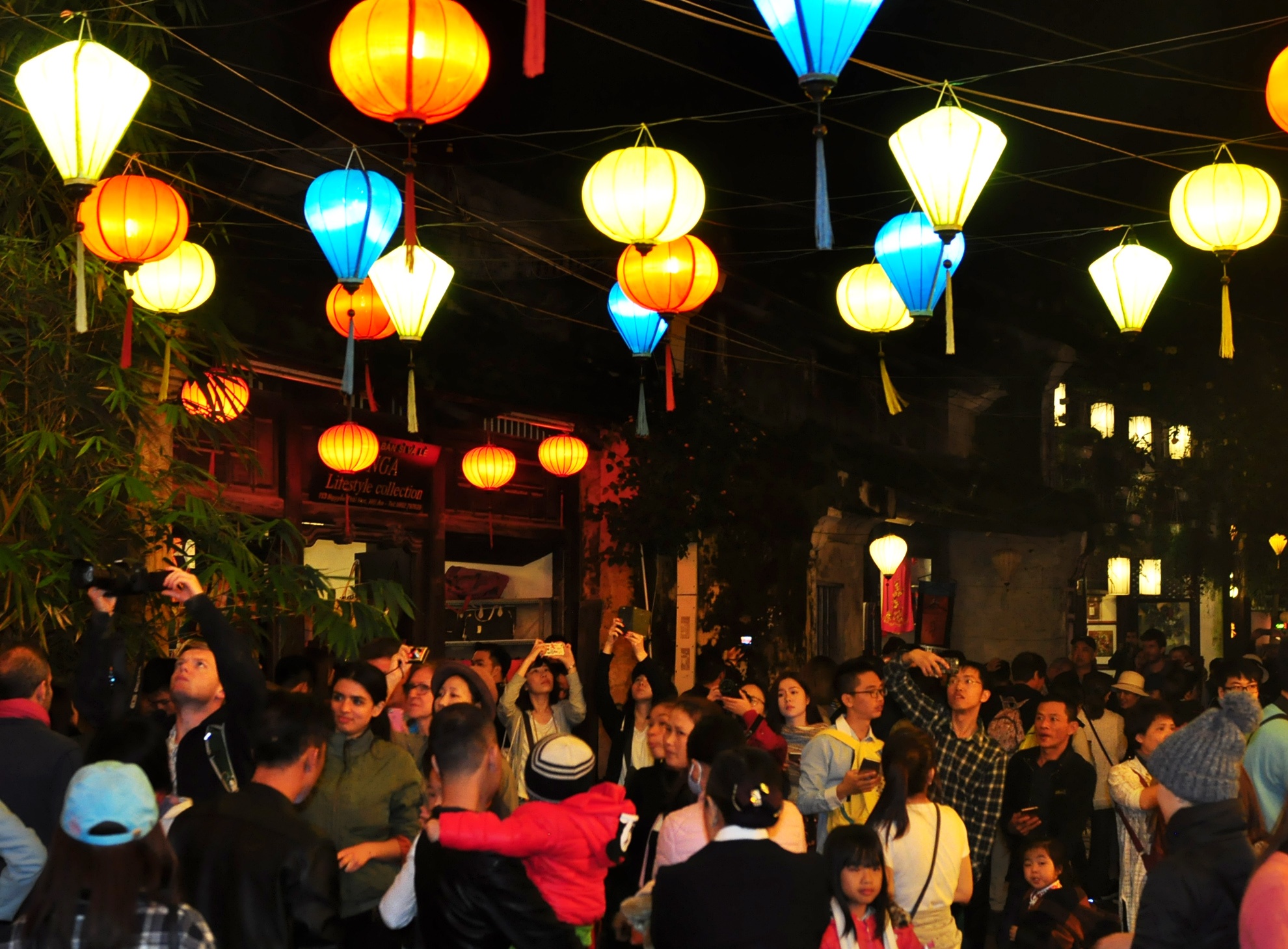 Tet Nguyen tieu o Hoi An anh 3