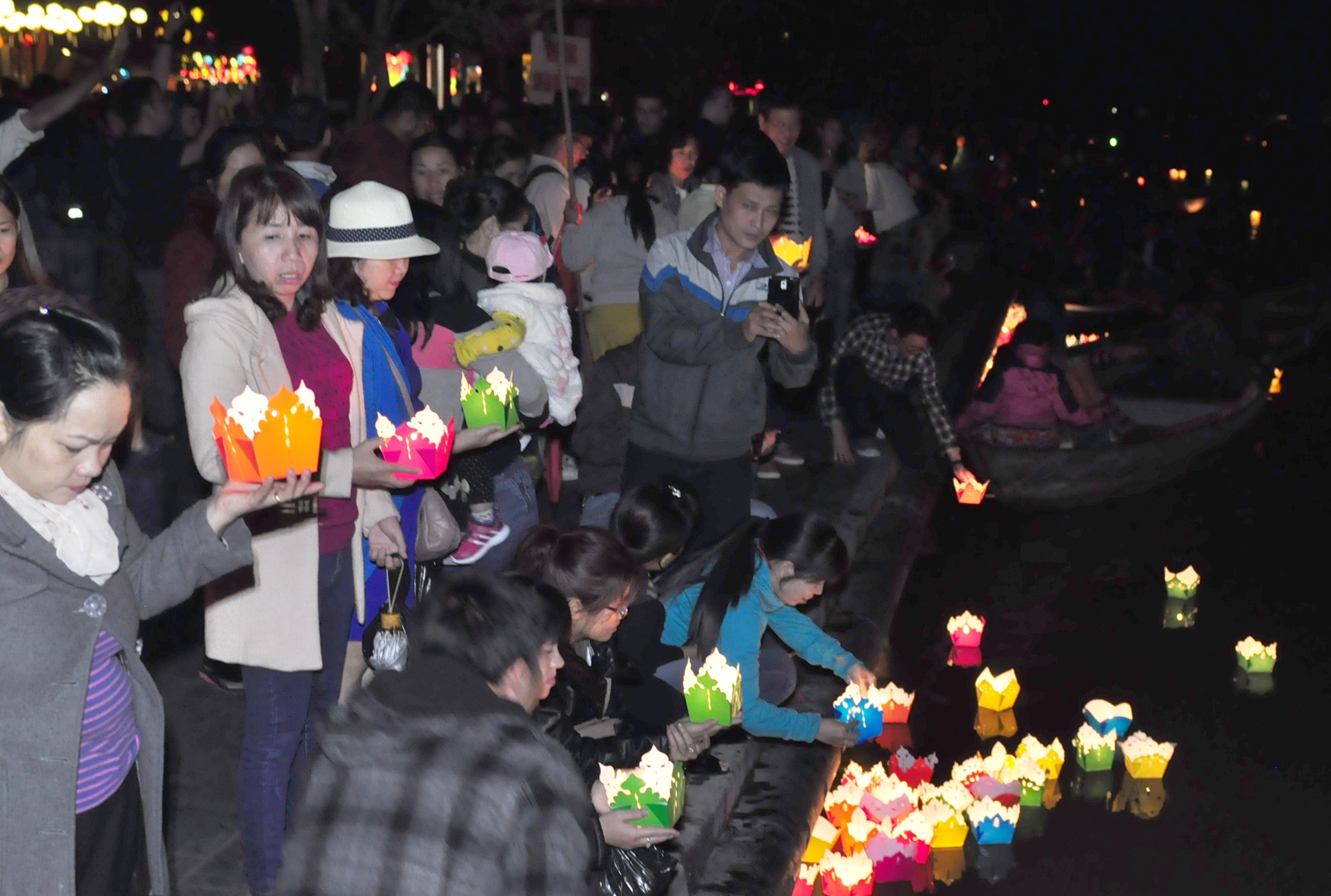 Tet Nguyen tieu o Hoi An anh 8