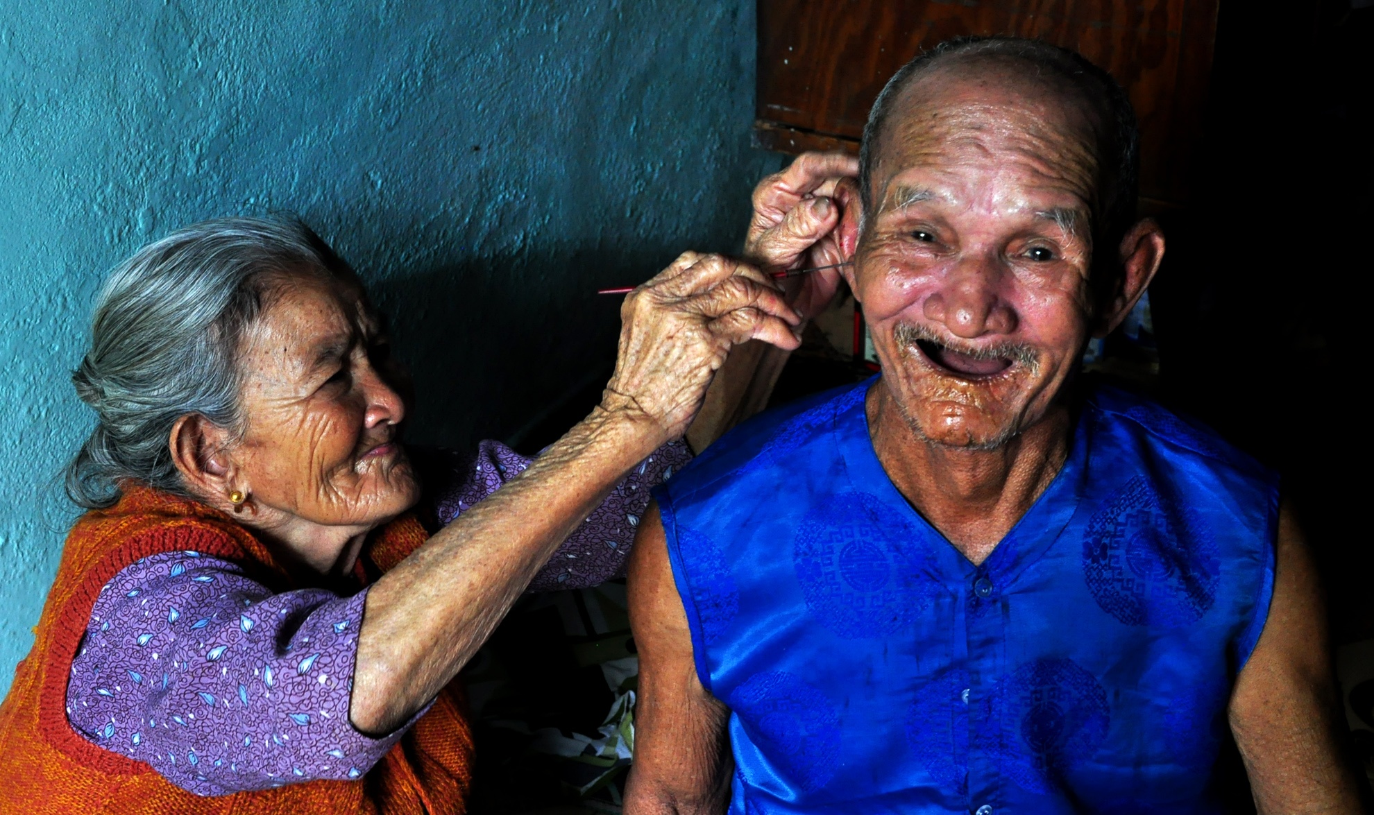 Doi tinh nhan U90 o pho co Hoi An hinh anh