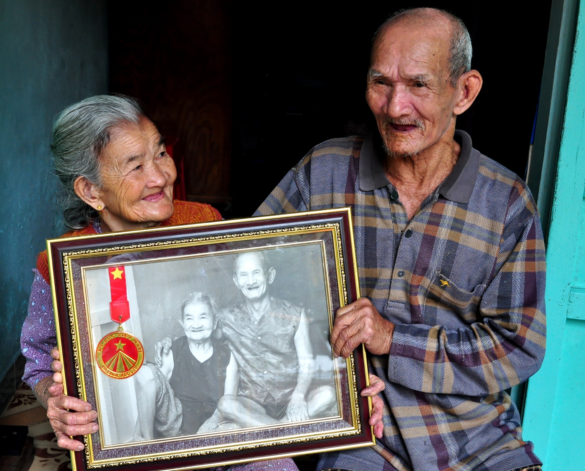 Cap vo chong gia o Hoi An anh 16