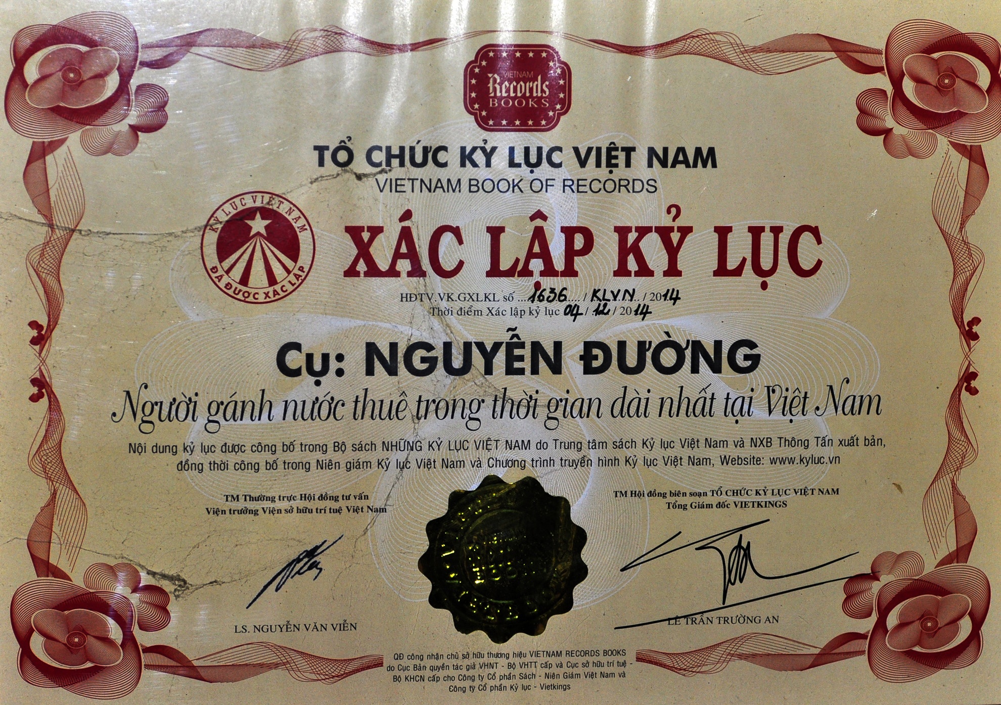 Cap vo chong gia o Hoi An anh 17