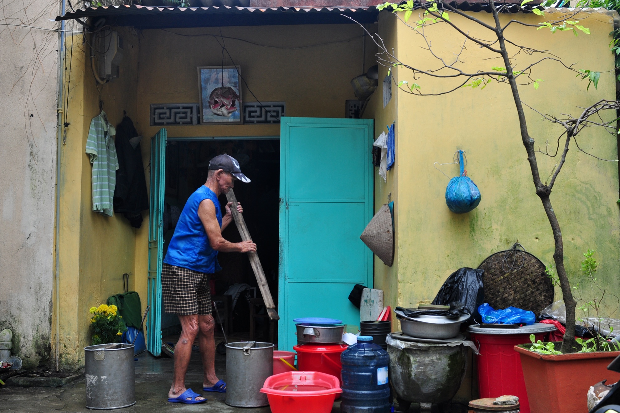 Cap vo chong gia o Hoi An anh 1