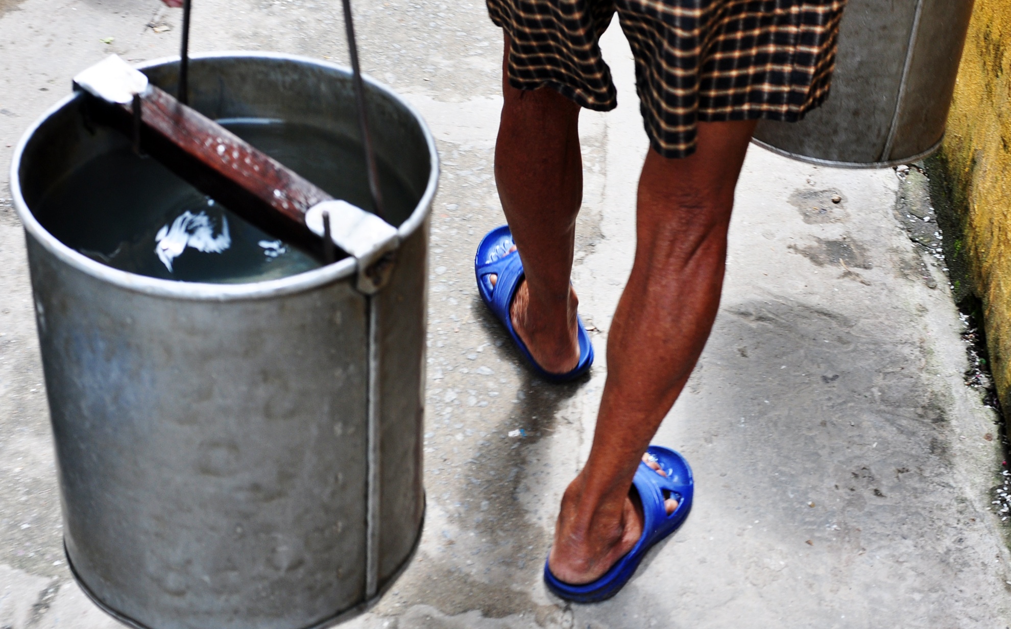 Cap vo chong gia o Hoi An anh 6
