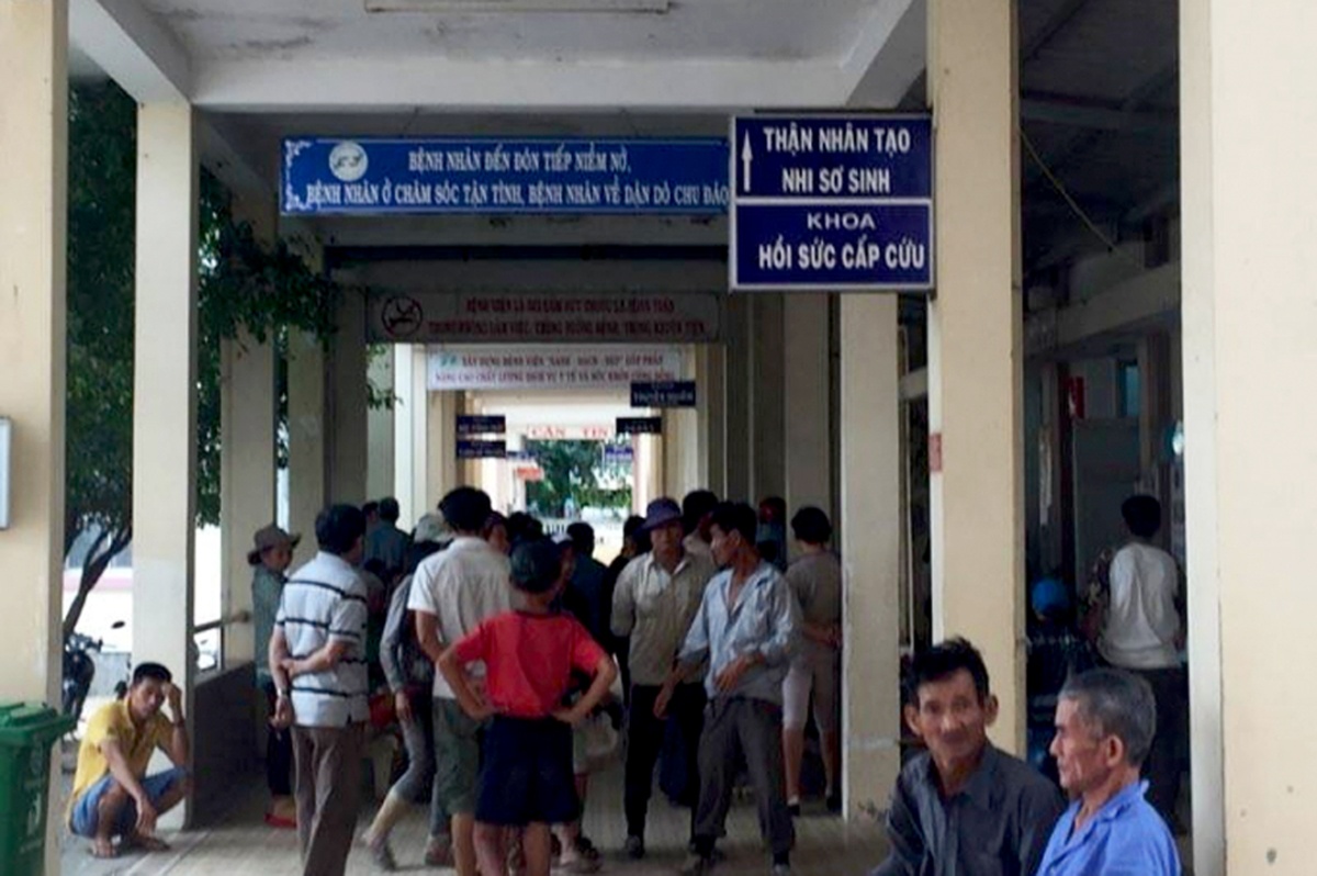 Hoc sinh Binh Dinh duoi nuoc anh 1