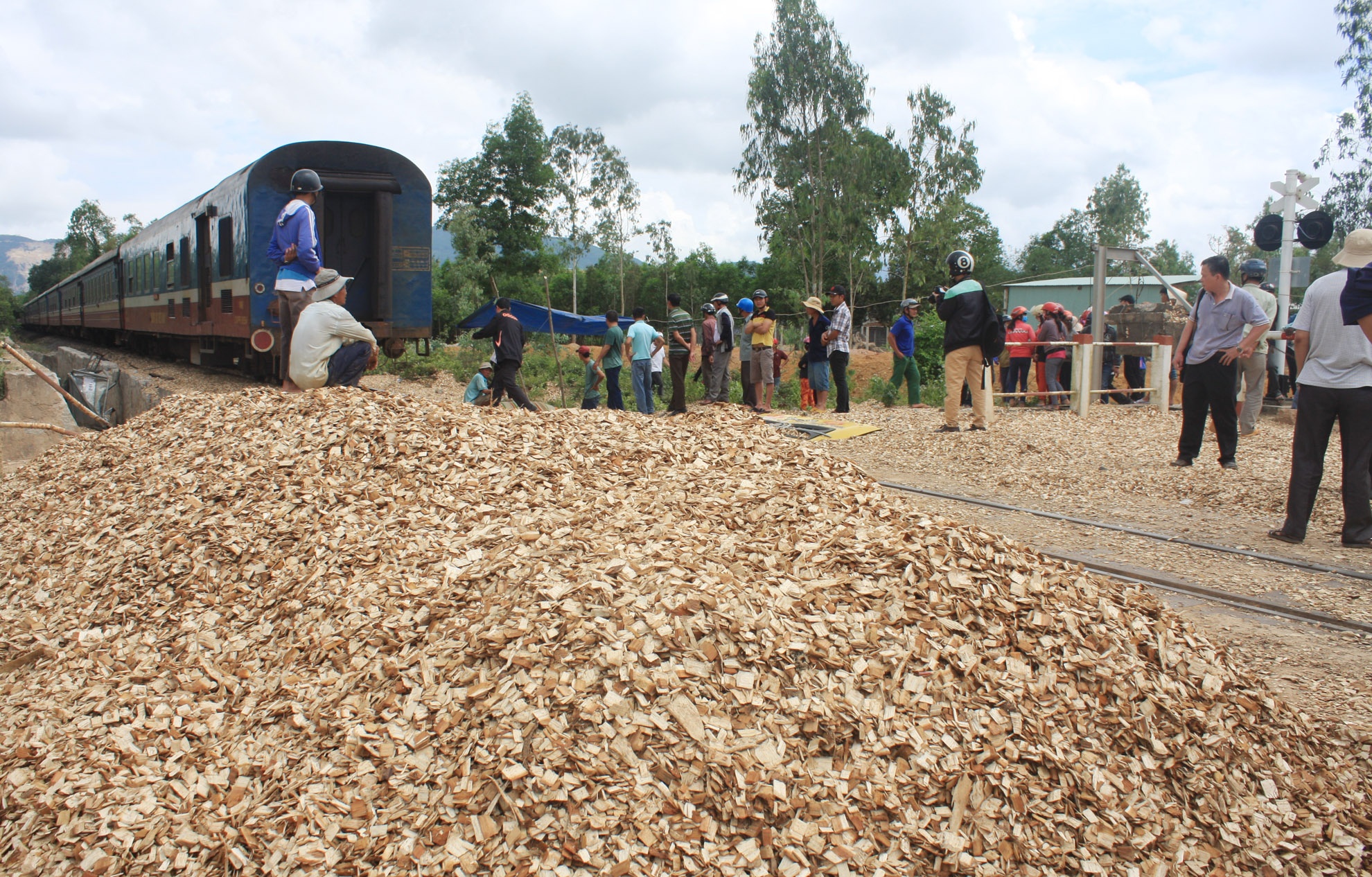 Tai nan duong sat Binh Dinh anh 2