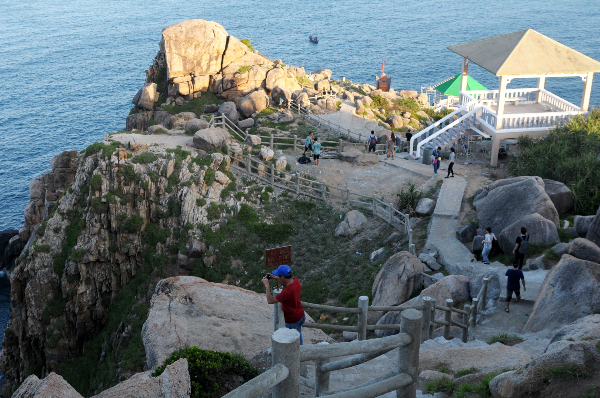 Canh dep Mui Dien dang bi... 'be tong hoa' hinh anh