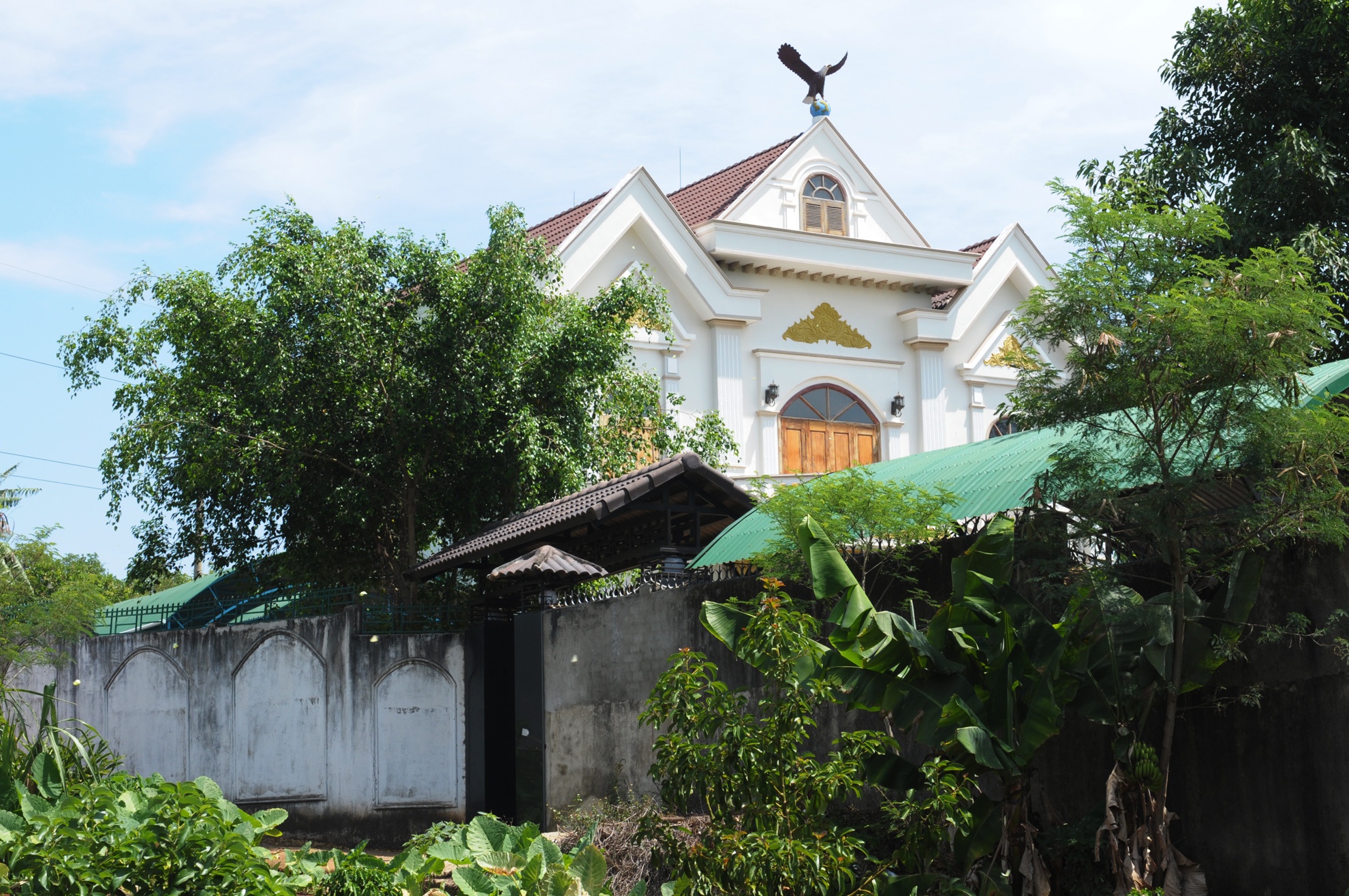 Lanh dao thanh pho noi ve biet thu cua gia dinh Pho ban Noi chinh hinh anh