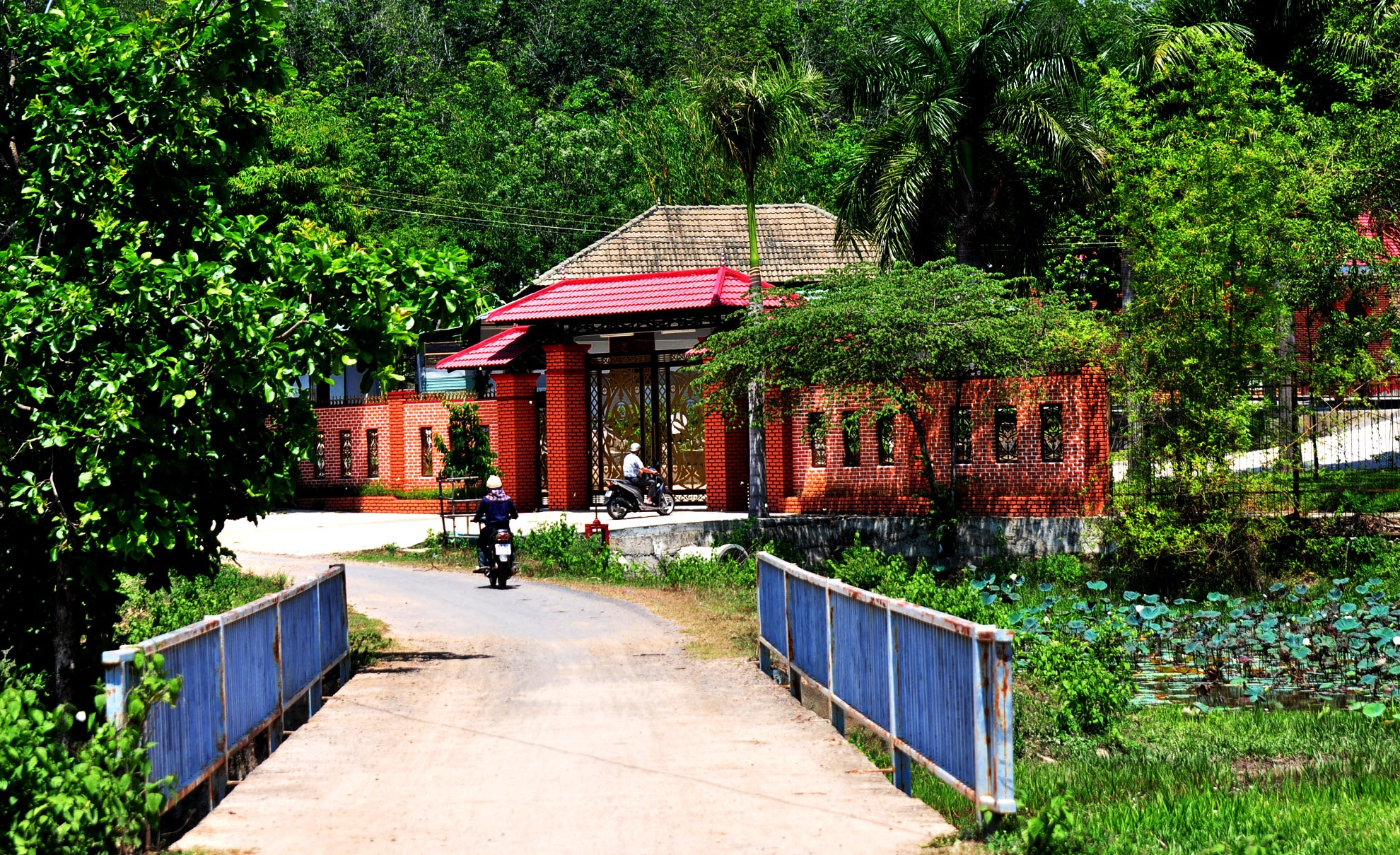 Biet phu cua Uy vien Thuong vu Tinh uy Kon Tum anh 2