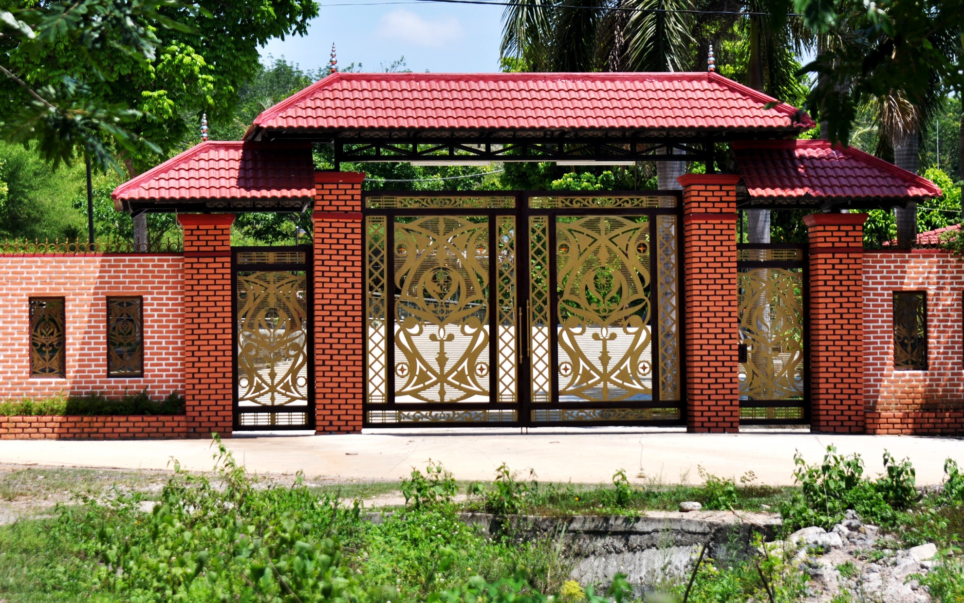 Can canh biet phu cua Uy vien Thuong vu Tinh uy Kon Tum hinh anh