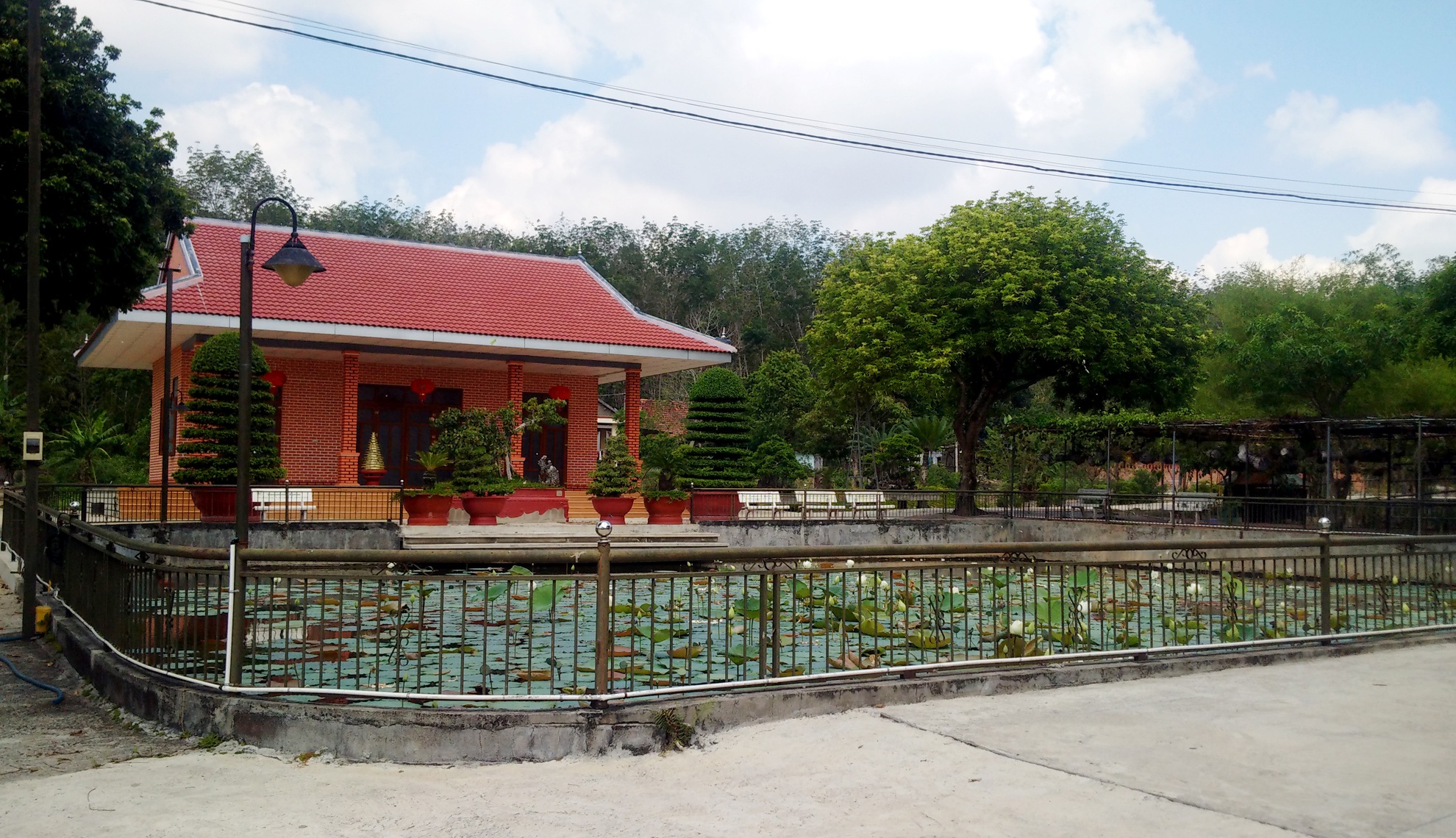 Biet phu cua Uy vien Thuong vu Tinh uy Kon Tum anh 7