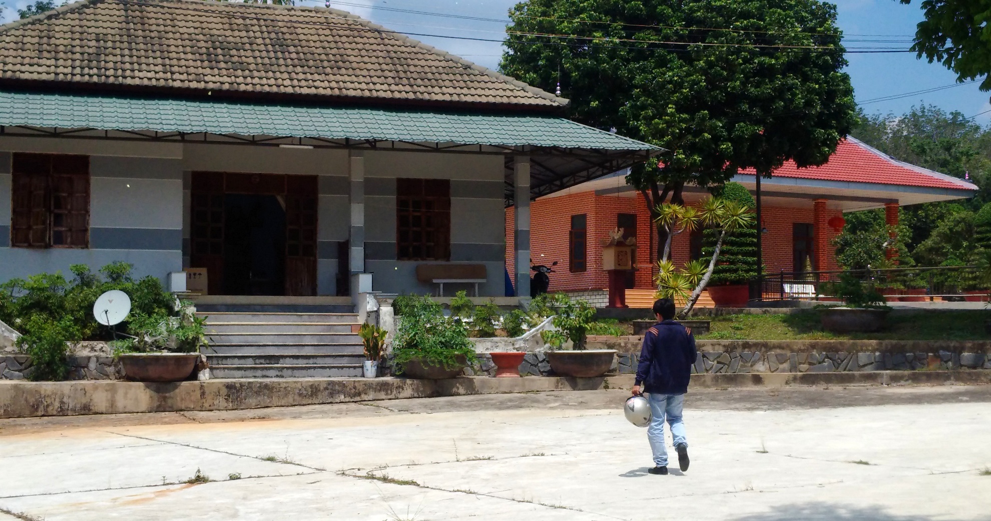 Biet phu hoanh trang cua Uy vien Thuong vu Tinh uy Kon Tum hinh anh