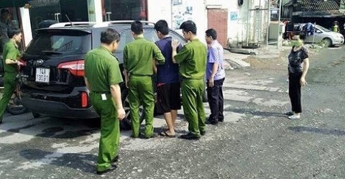Duoi theo ke cuop giat dien thoai, co gai tu vong hinh anh