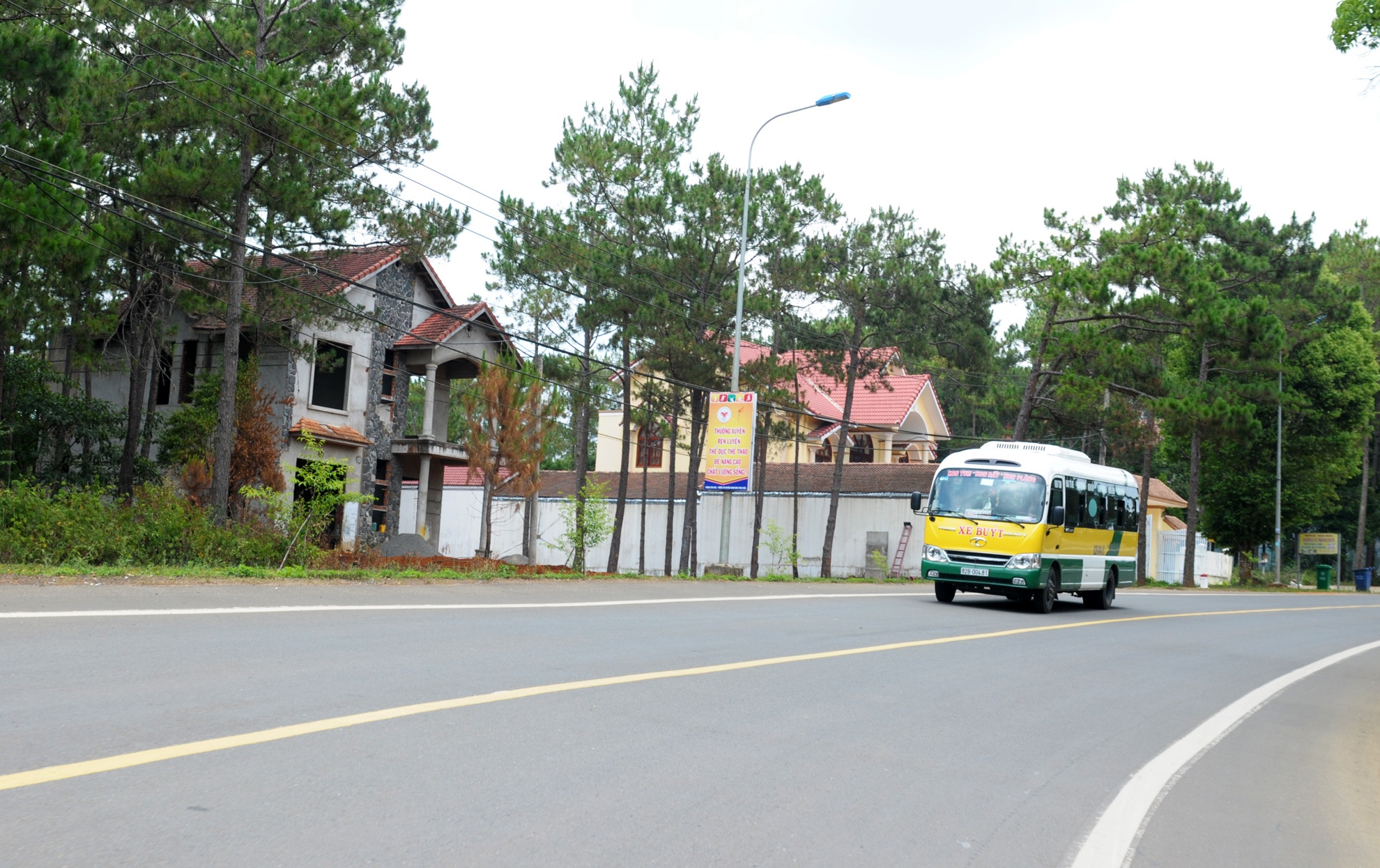 Biet thu bo hoang o Mang Den anh 1