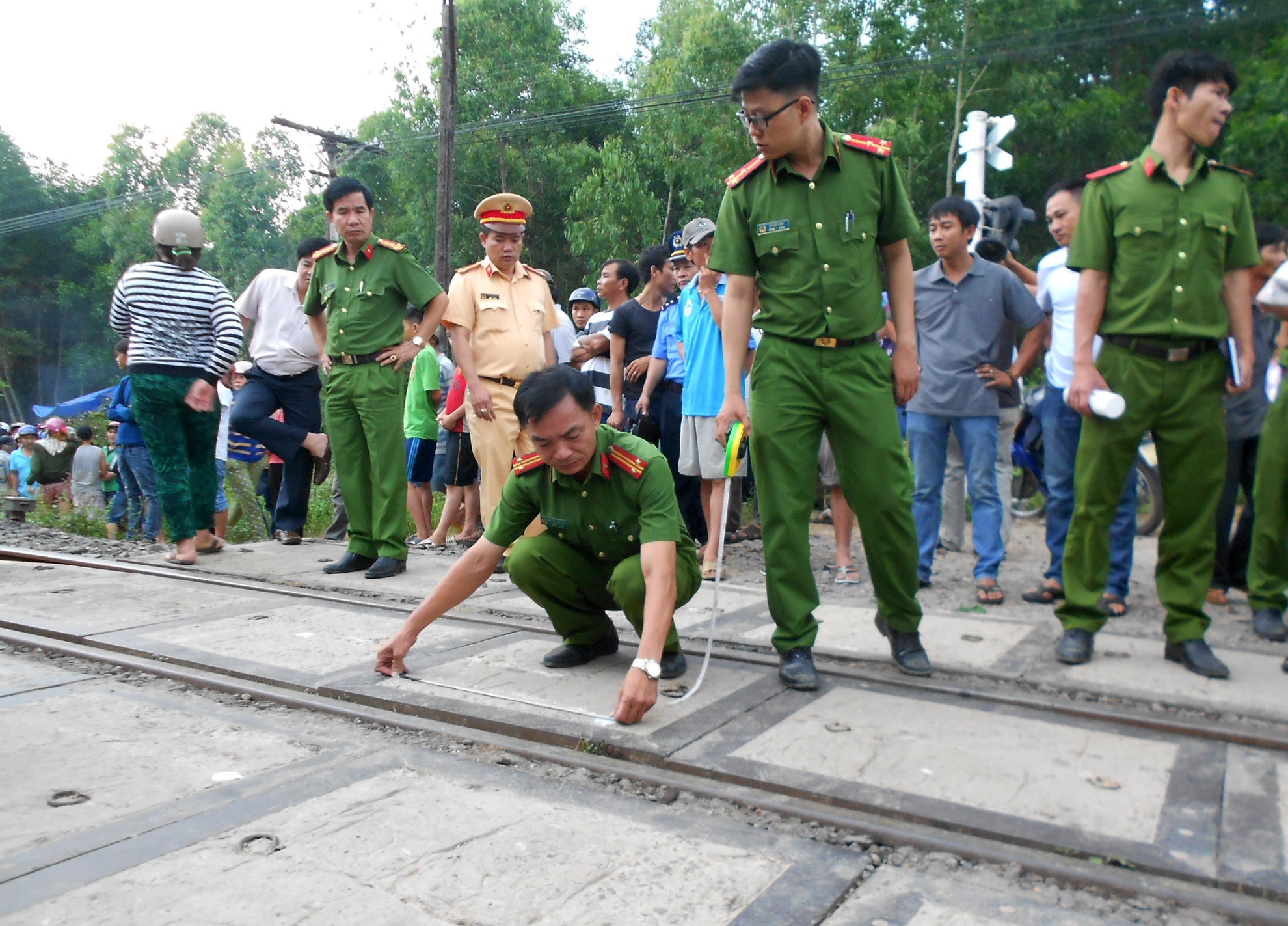 Tai nan duong sat Binh Dinh anh 4