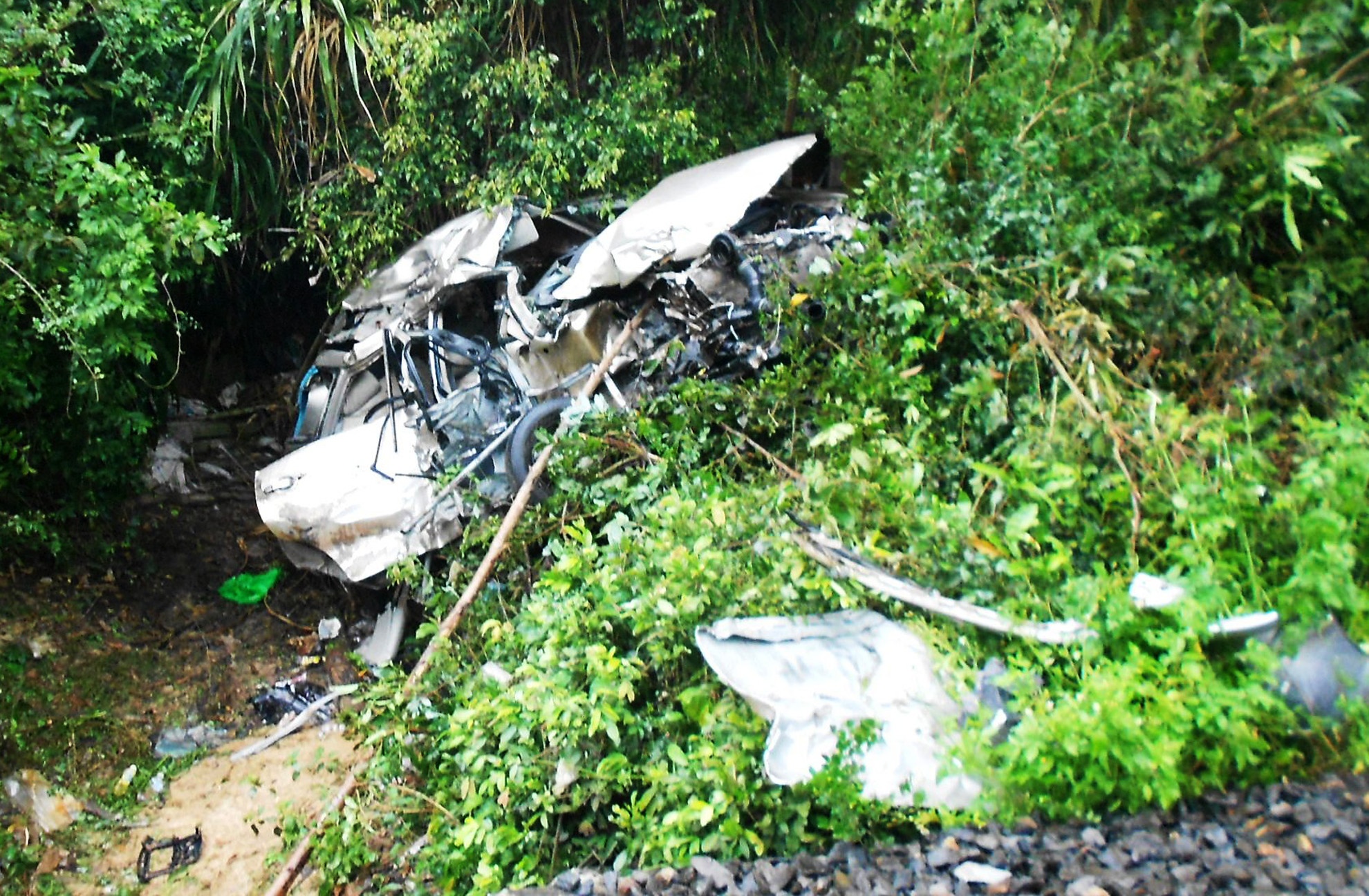 Tai nạn đường sắt Bình Định ảnh 2 Tai nan duong sat Binh Dinh anh 2