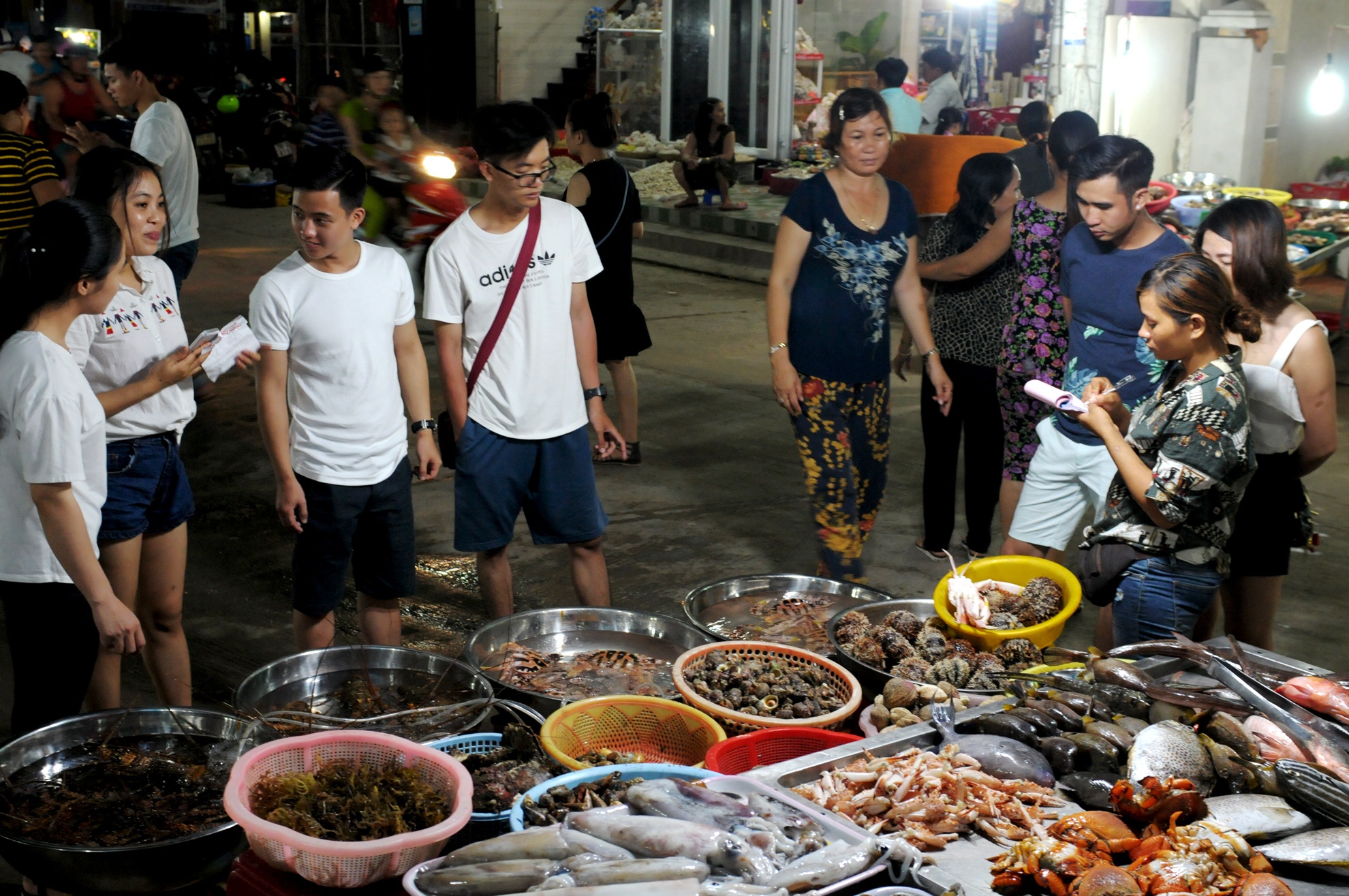 Cho dem thuy san o dao Ly Son anh 4