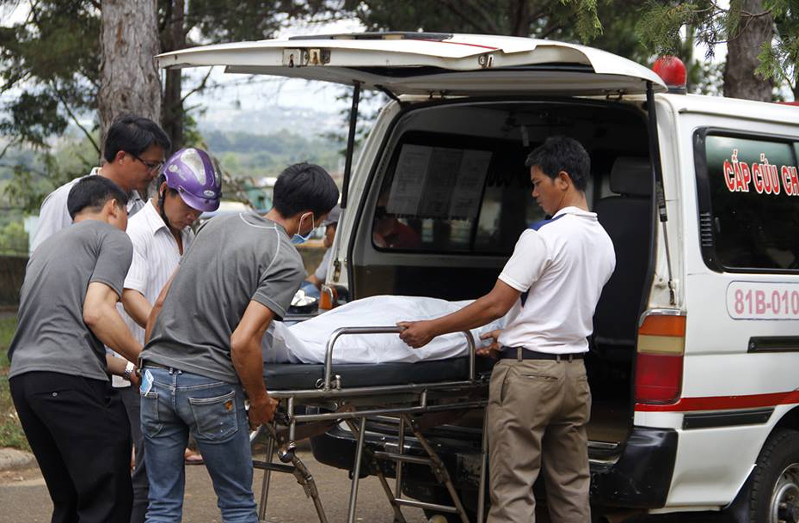 Tai nan tham khoc o Gia Lai: Tieng la khoc, keu cuu ron ca nguoi hinh anh