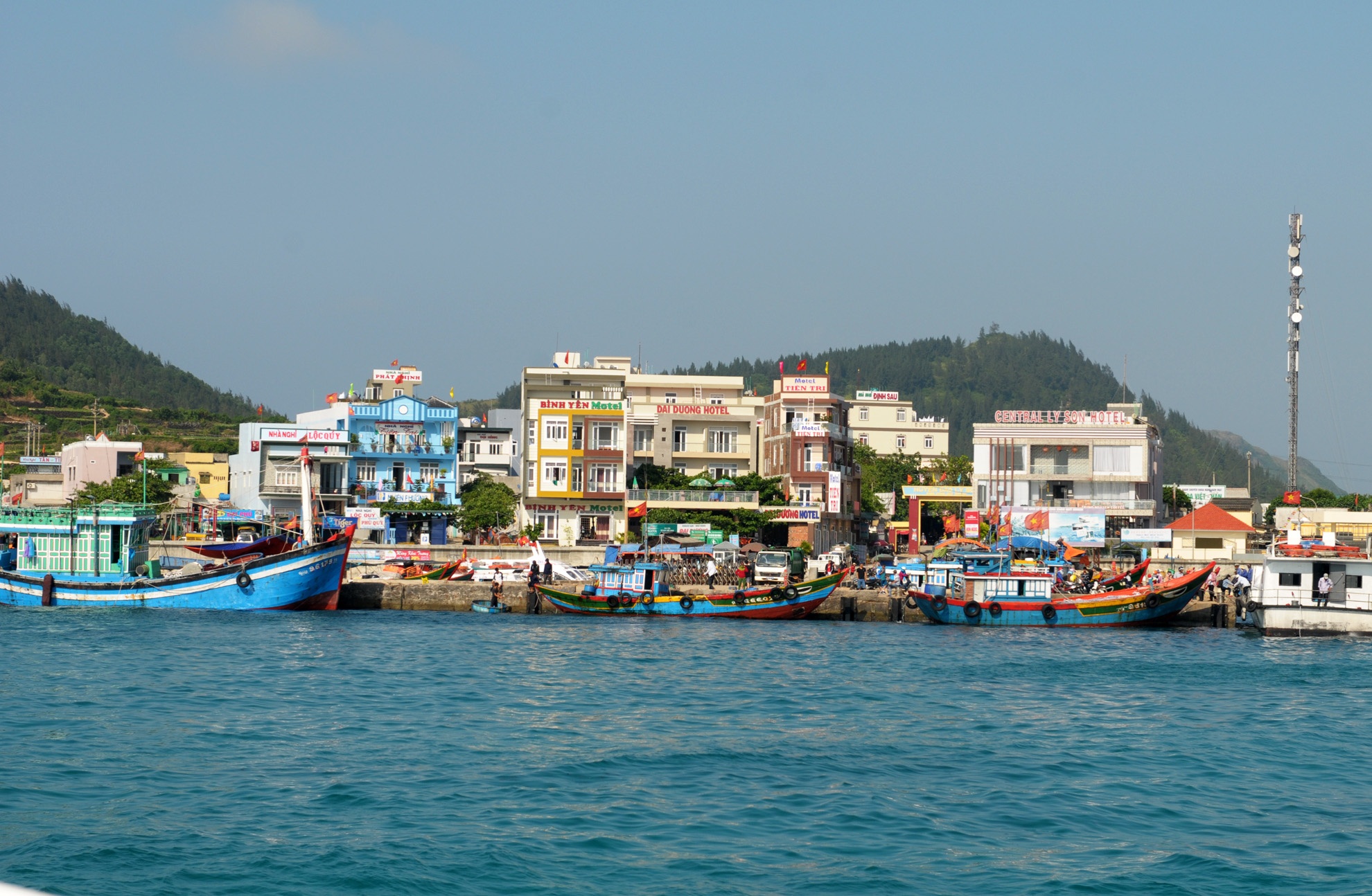 De nghi xu ly nhieu can bo de xay ra sai pham dat dai o Ly Son hinh anh