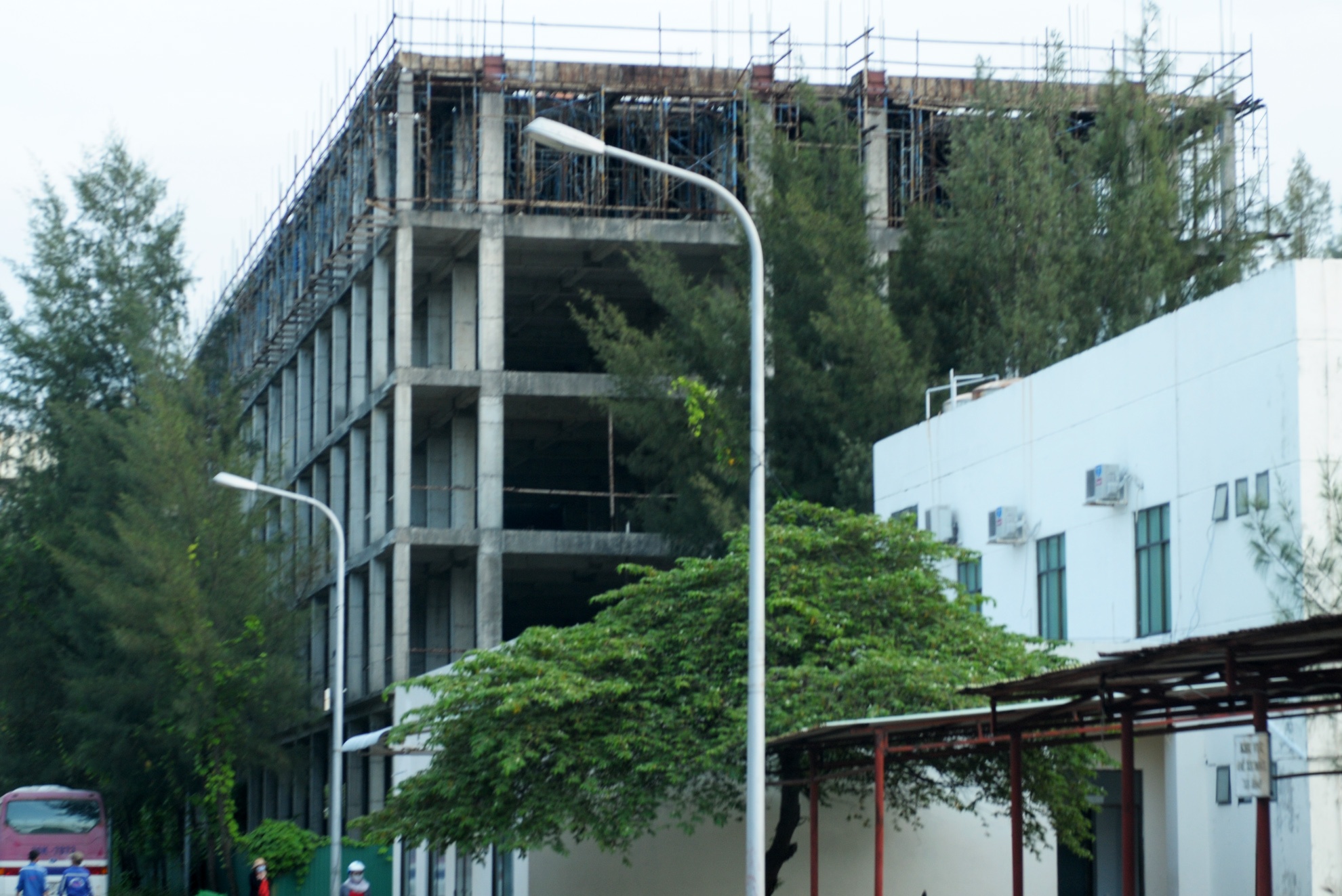 Nha may dong tau Dung Quat no hang nghin ty anh 6