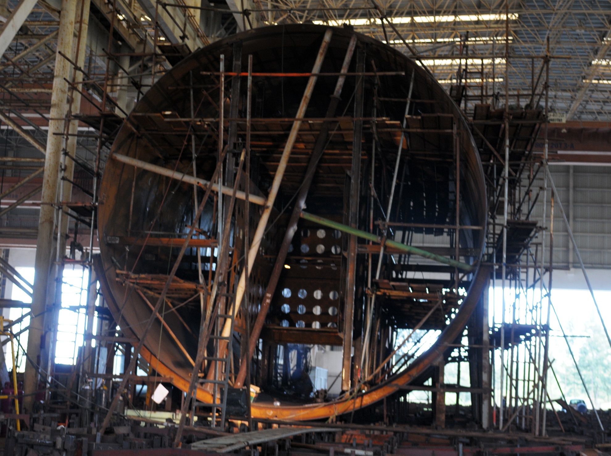 Nha may dong tau Dung Quat no hang nghin ty anh 9