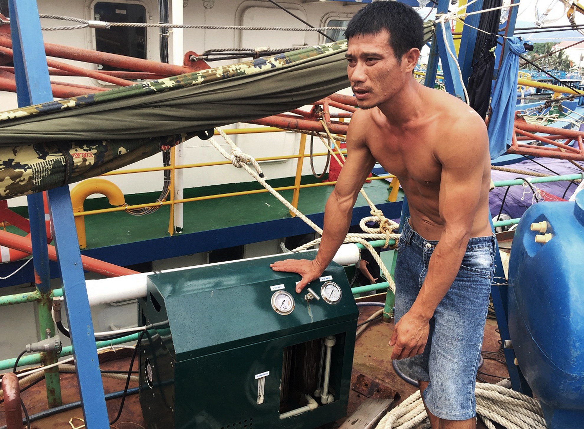 Tau vo thep hang chuc ty dong nam bo anh 12