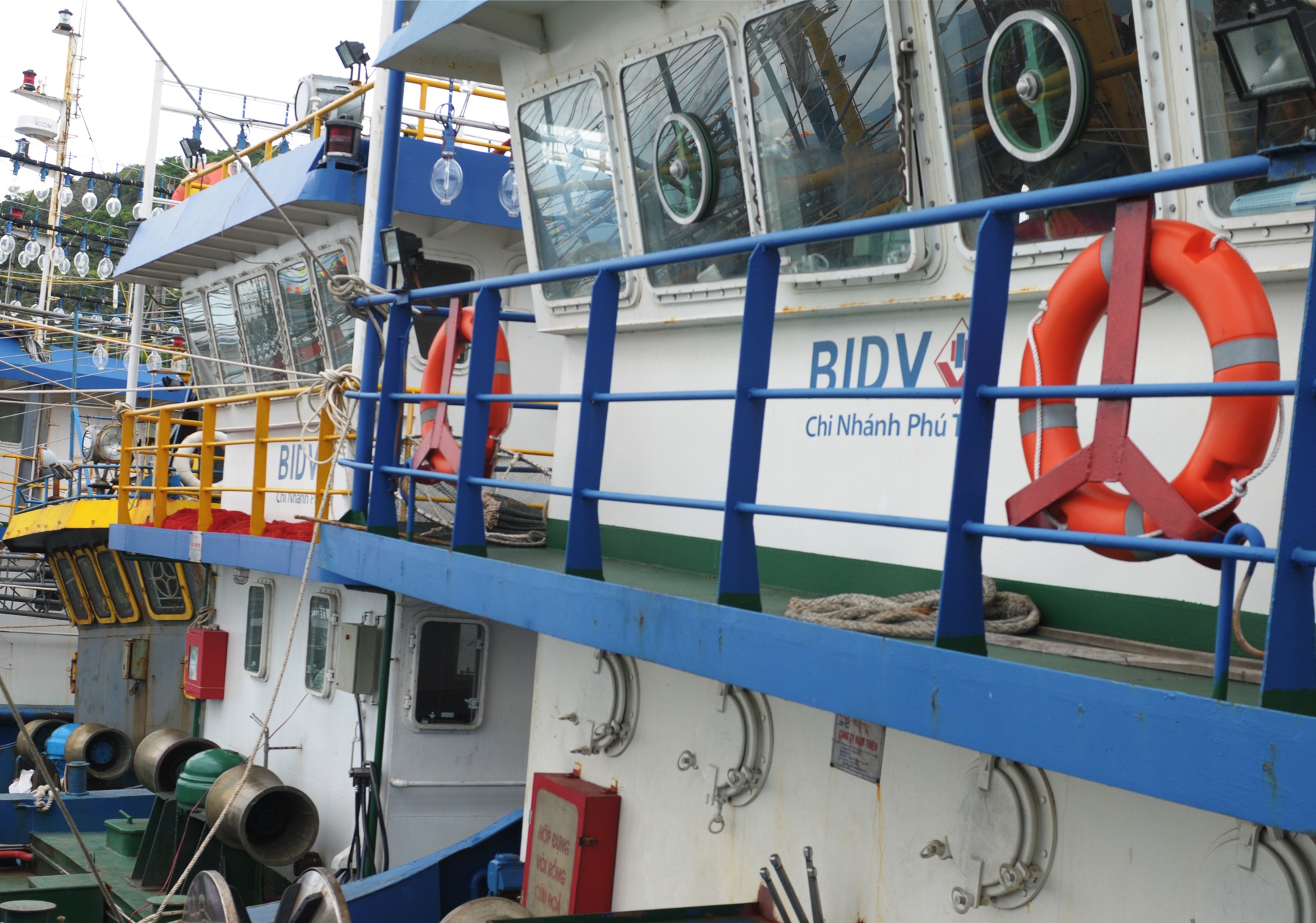 Tau vo thep hang chuc ty dong nam bo anh 9