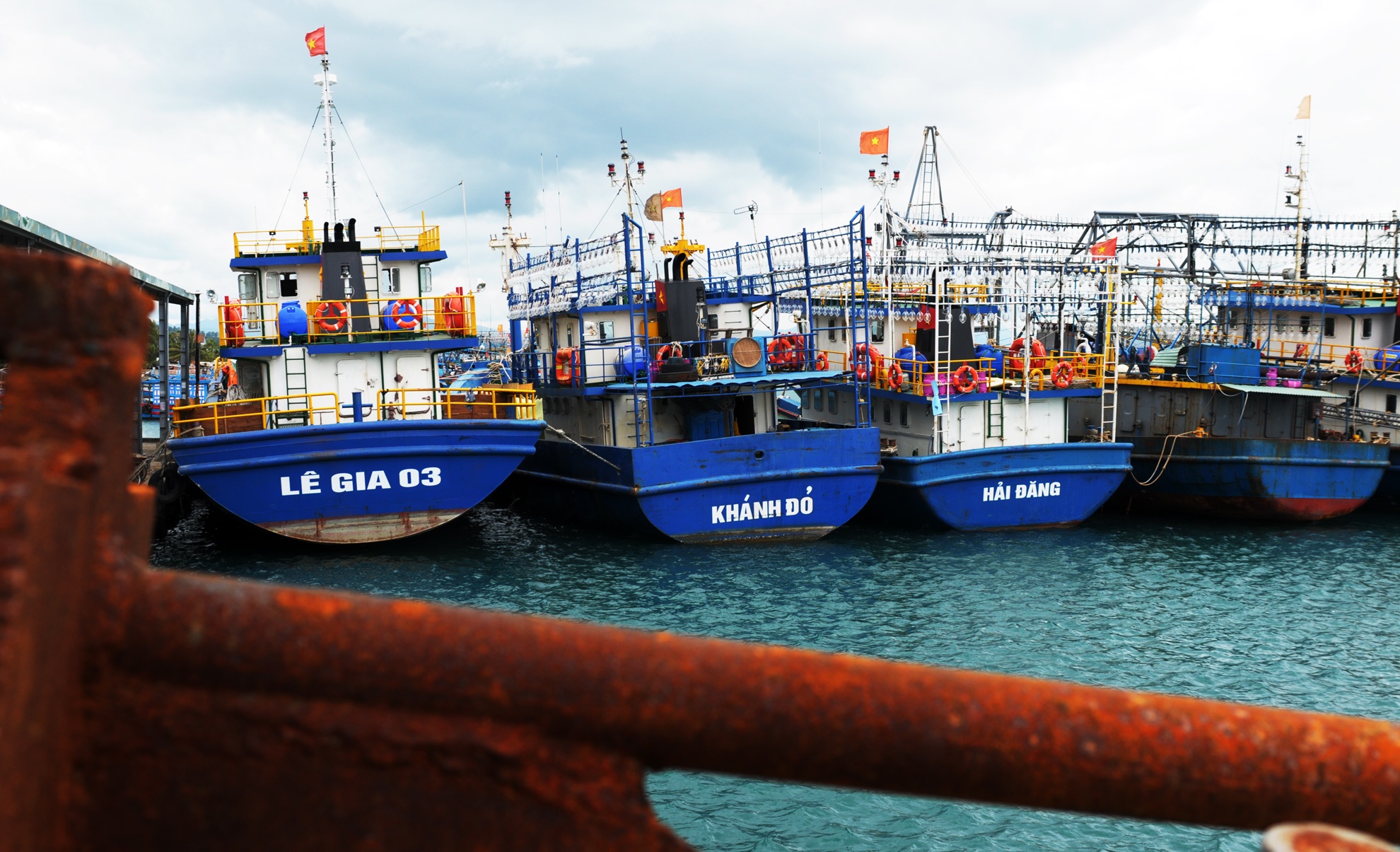 Dong bang thep Trung Quoc, tau hang chuc ty nam bo hinh anh