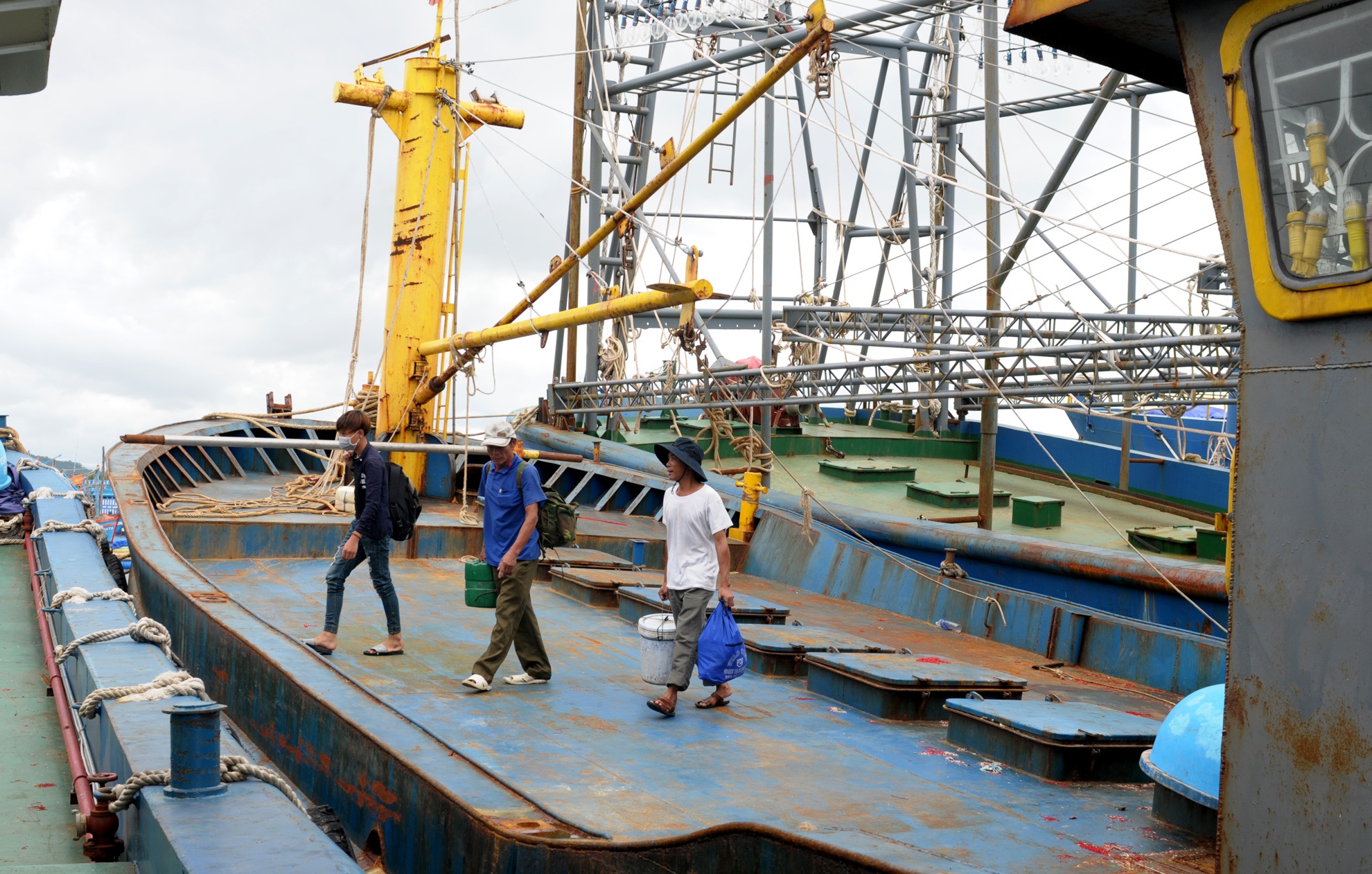 Tau vo thep ngu dan Binh Dinh nam bo anh 1