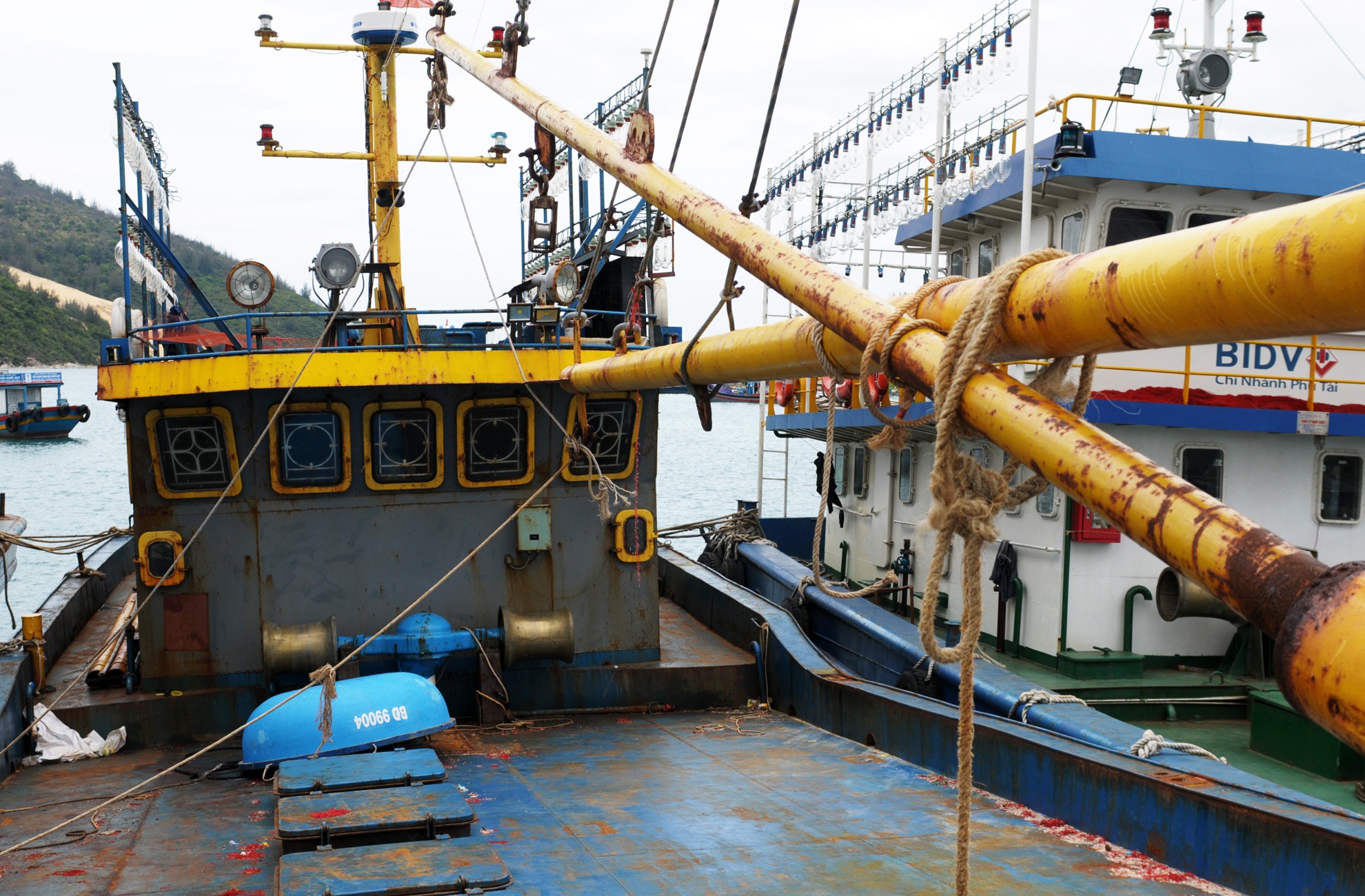 Tau vo thep ngu dan Binh Dinh nam bo anh 3