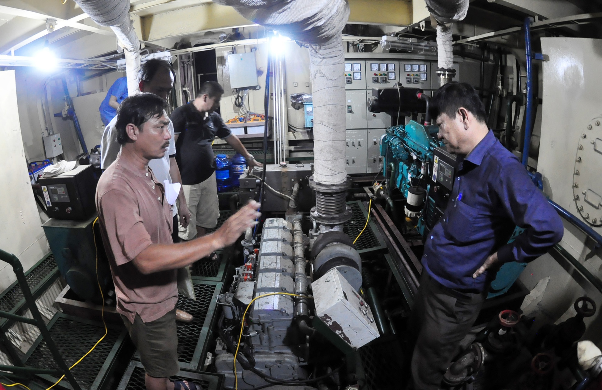 Tàu vỏ thép Bình Định nằm bờ ảnh 1 Tau vo thep Binh Dinh nam bo anh 1