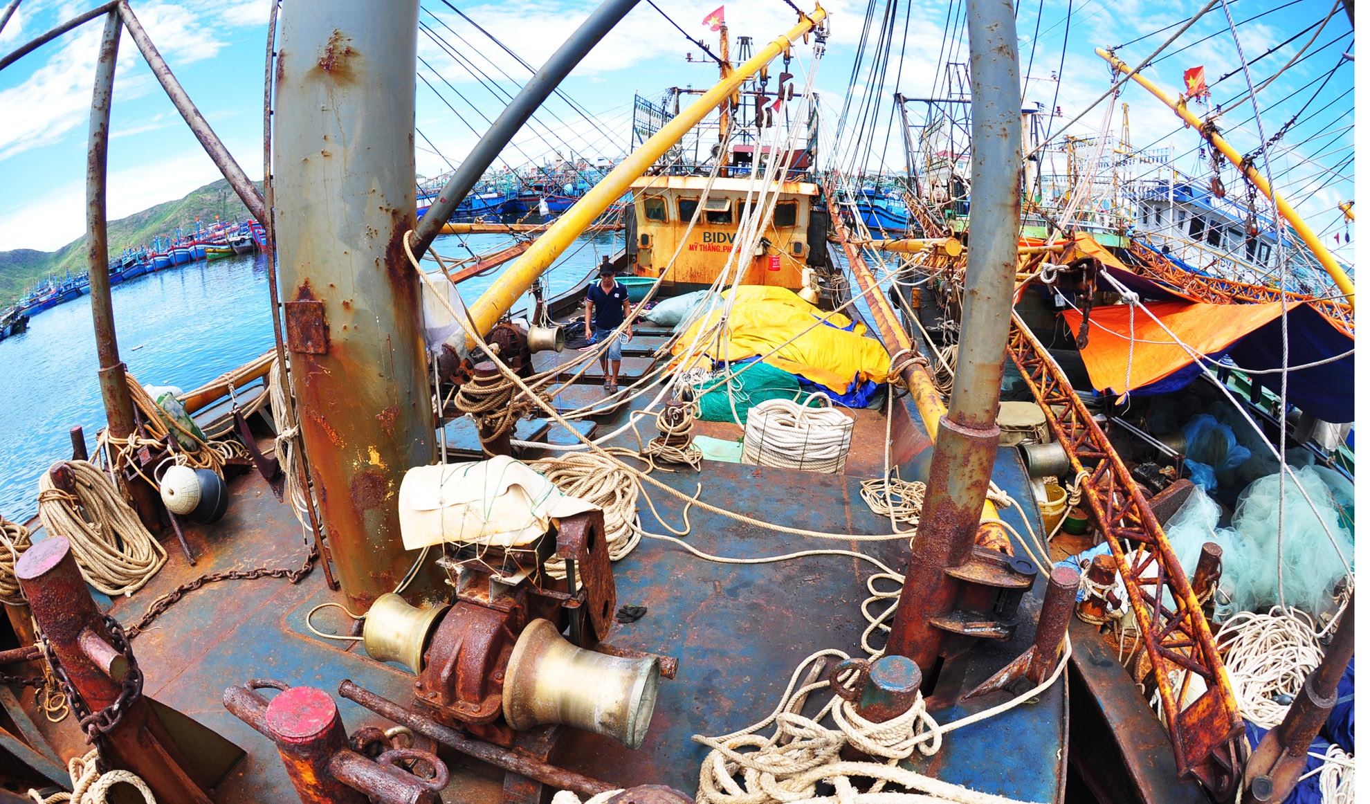Tàu thép Bình Định nằm bờ ảnh 1 Tau thep Binh Dinh nam bo anh 1