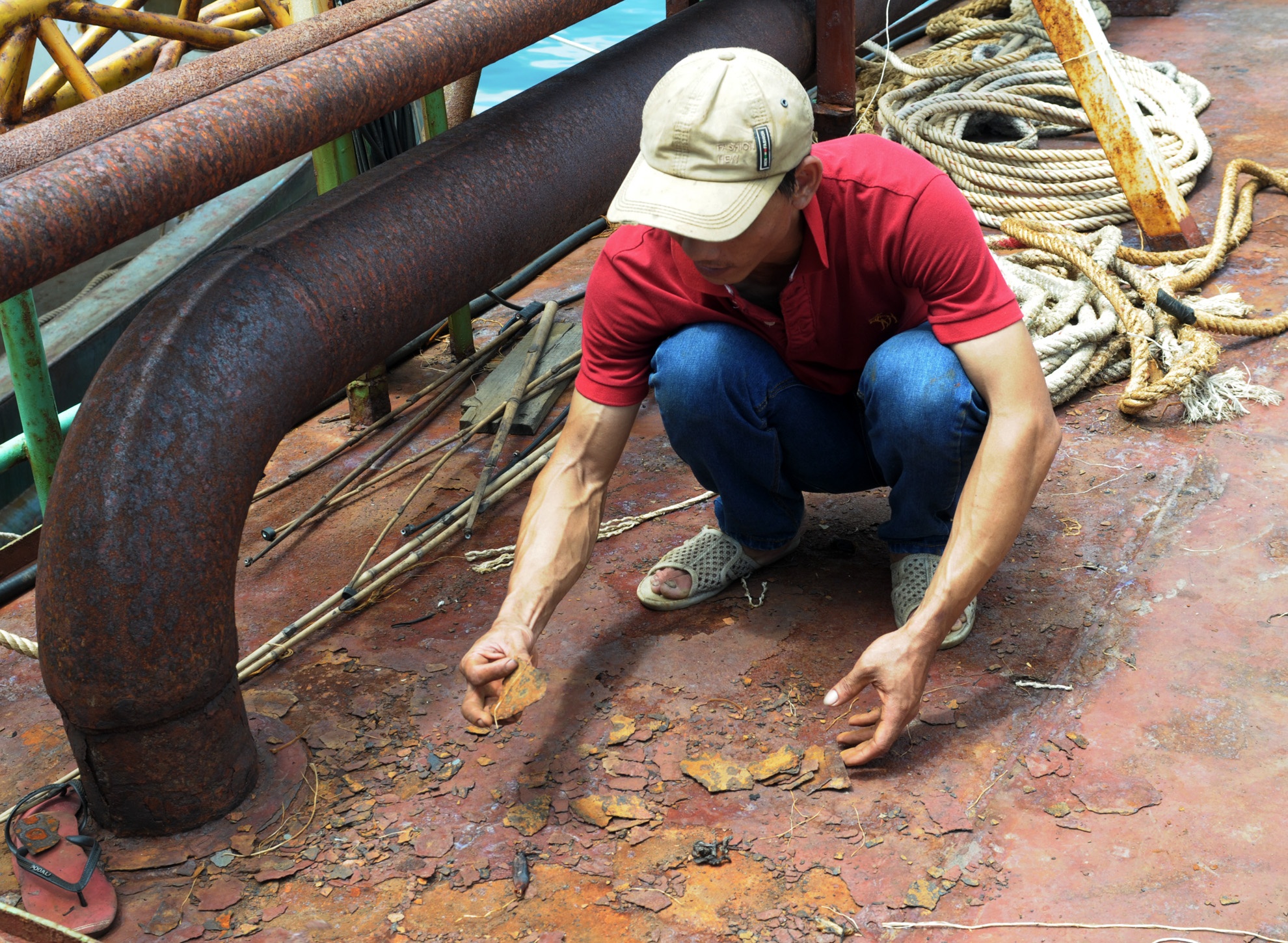 Tàu thép Bình Định chục tỷ nằm bờ ảnh 2 Tau thep Binh Dinh chuc ty nam bo anh 2