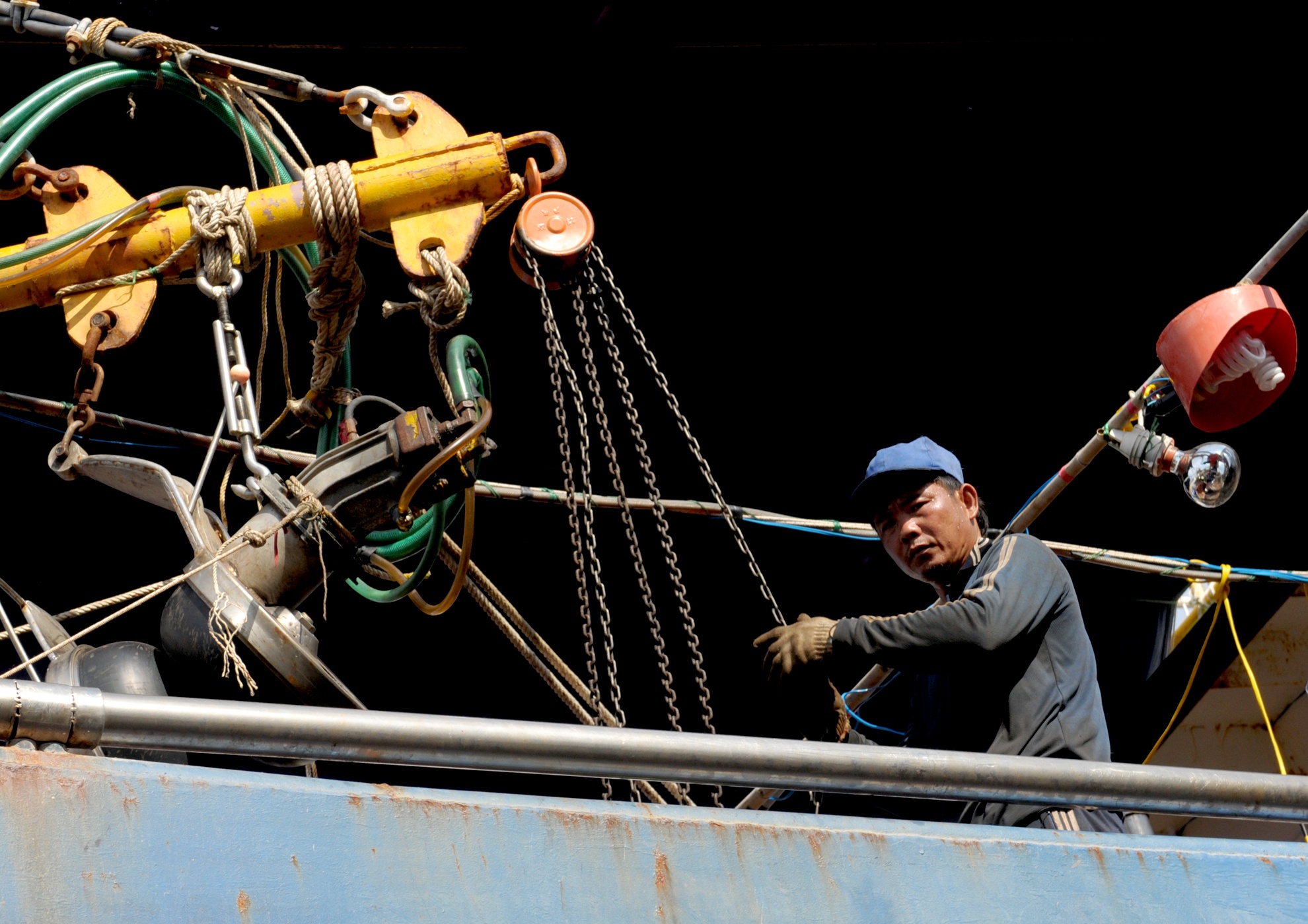 Tau thep Binh Dinh nam bo anh 3