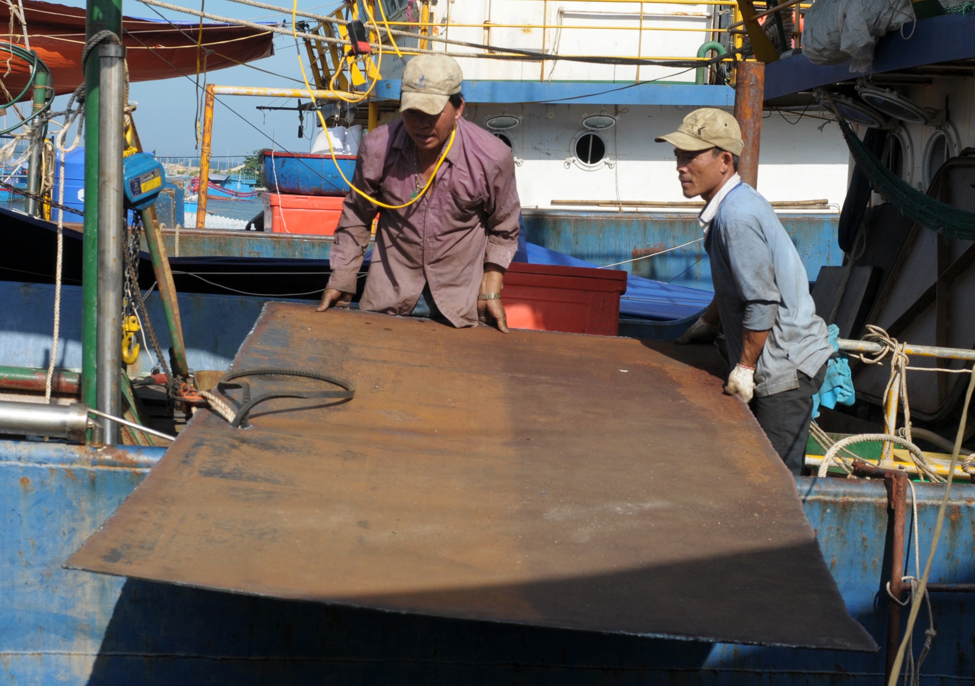 Tau thep Binh Dinh nam bo anh 5