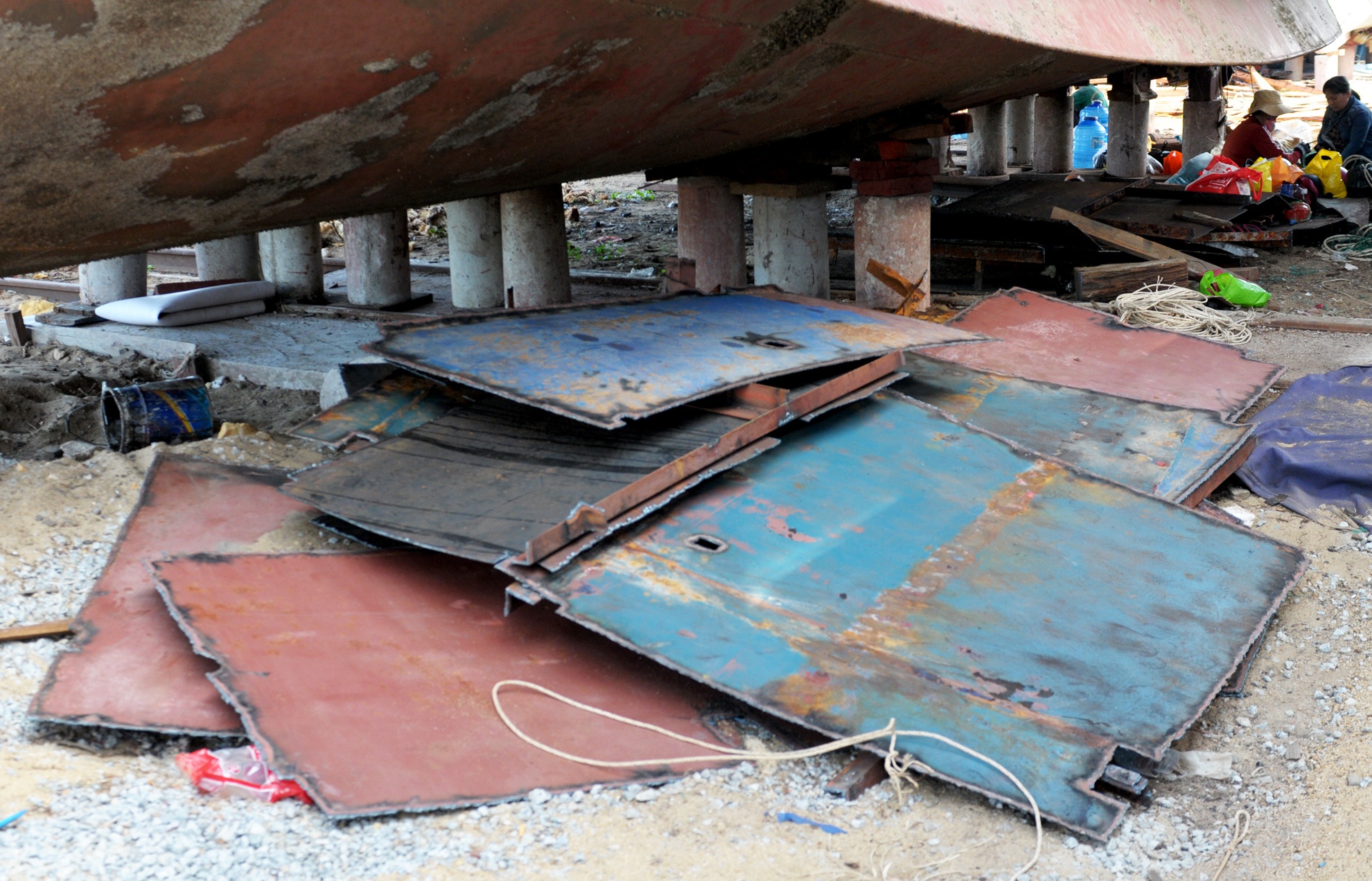 Tau thep chuc ty Binh Dinh nam bo anh 2