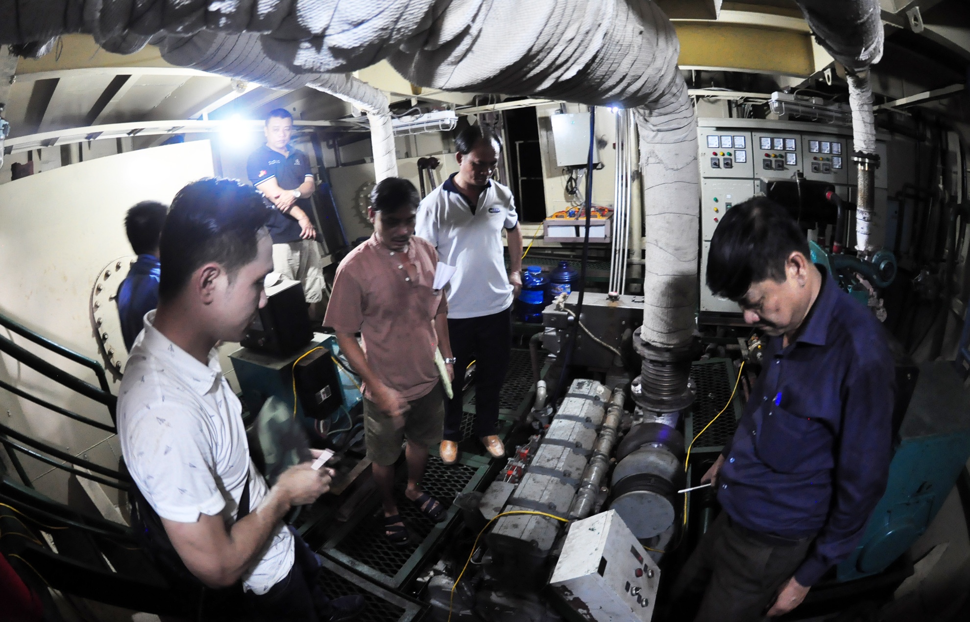 Tàu thép Bình Định chục tỷ nằm bờ ảnh 3 Tau thep Binh Dinh chuc ty nam bo anh 3