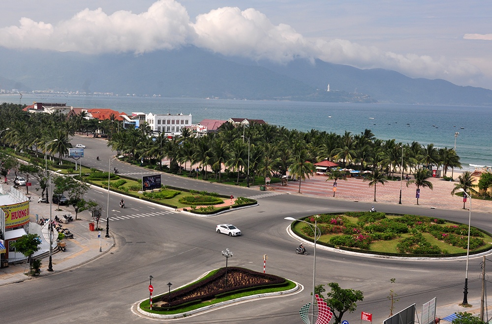 Da Nang phat trien di doi voi bao ton ban dao Son Tra hinh anh