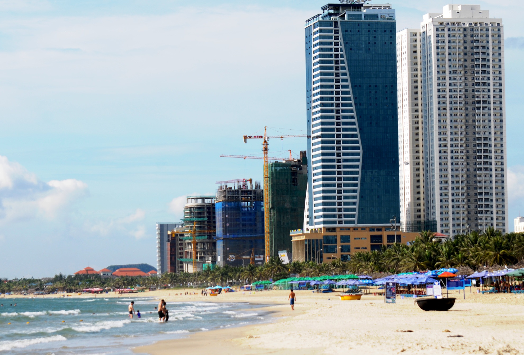 Bi thu Da Nang: 'Xu nghiem can bo tiep tay xay cong trinh trai phep' hinh anh