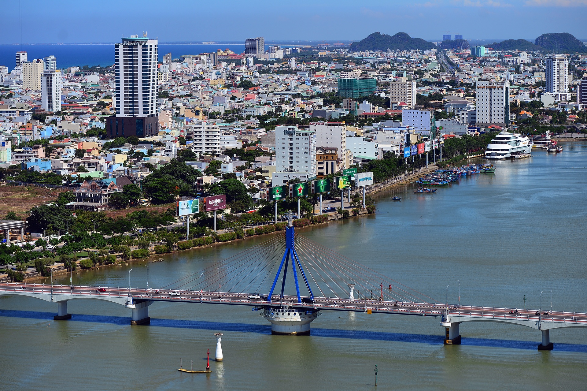 Tuan le cap cao APEC: Phat dong chien dich 'Nu cuoi Da Nang' hinh anh