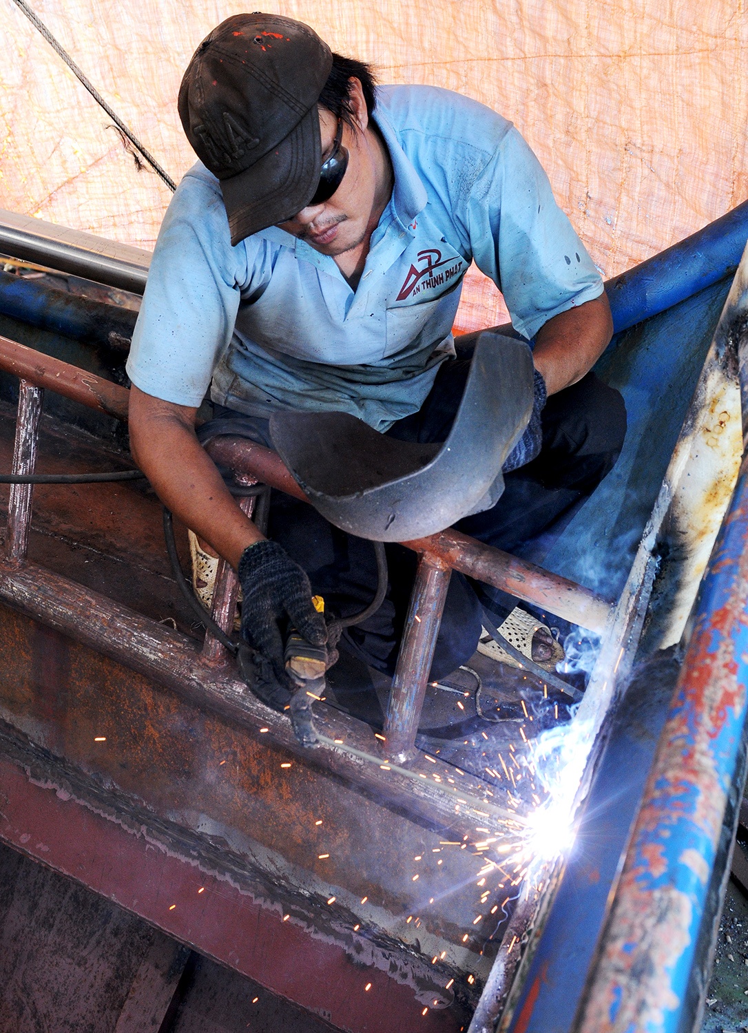 Tau thep Binh Dinh nam bo anh 9