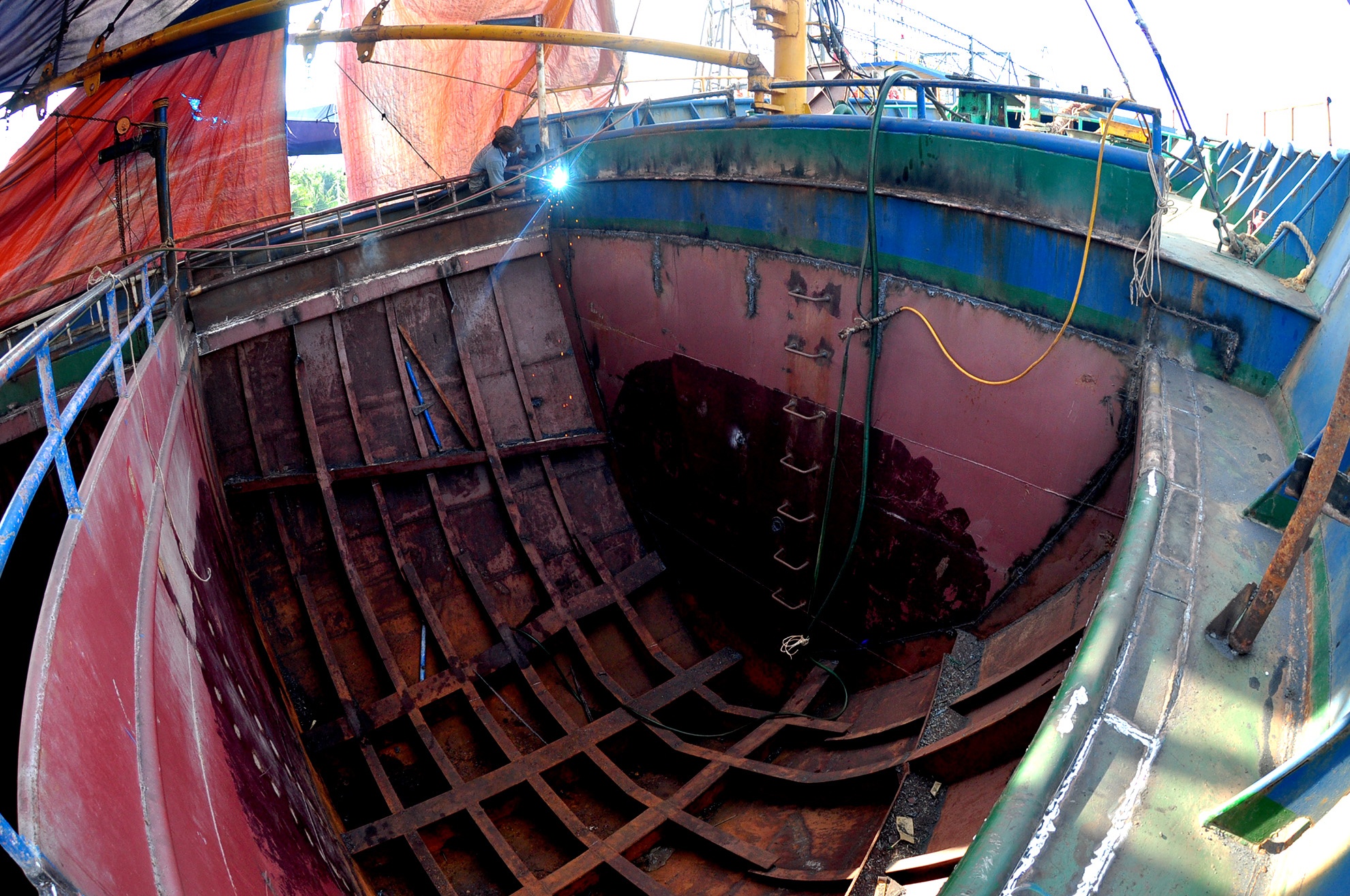 Tau thep Binh Dinh nam bo anh 10